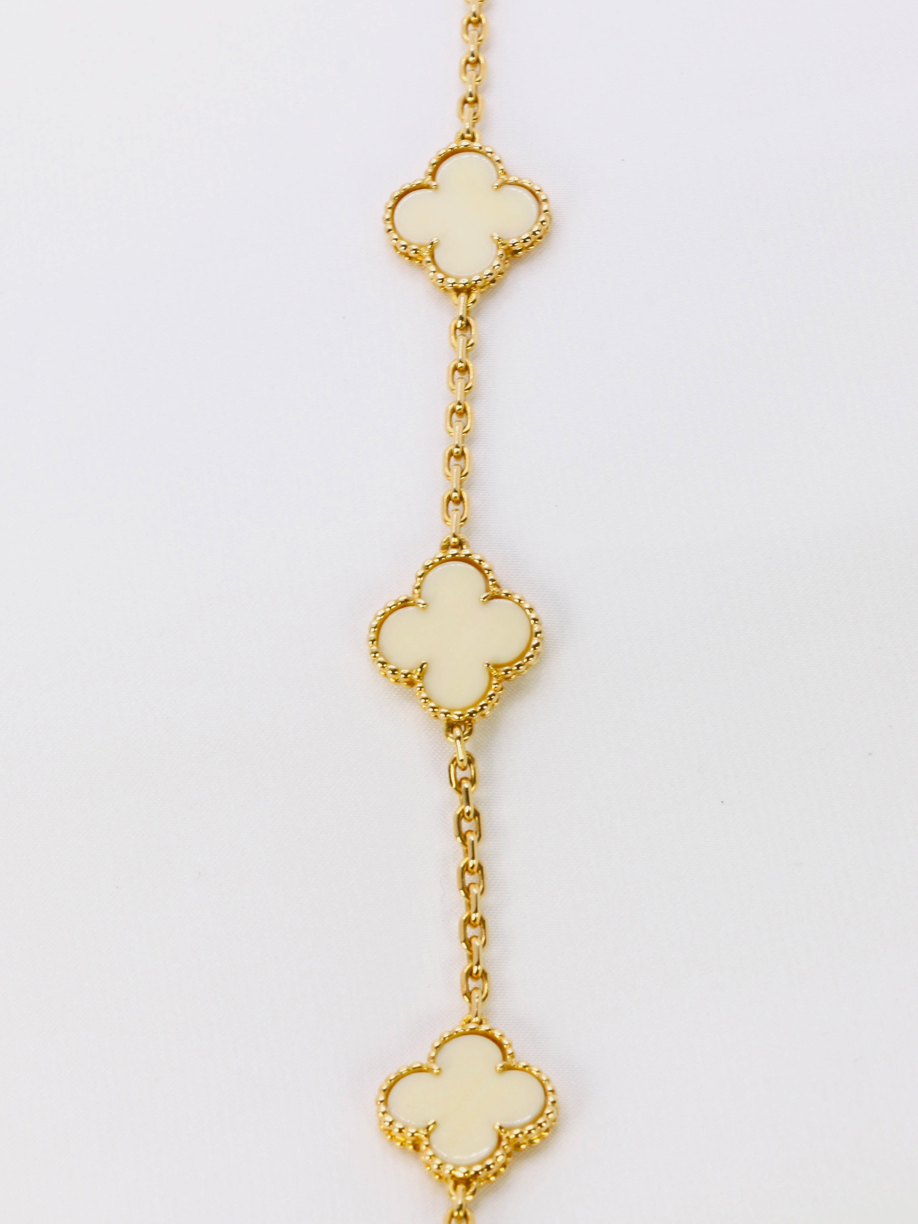 Collier Alhambra Van Cleef & Arpels or jaune ivoire