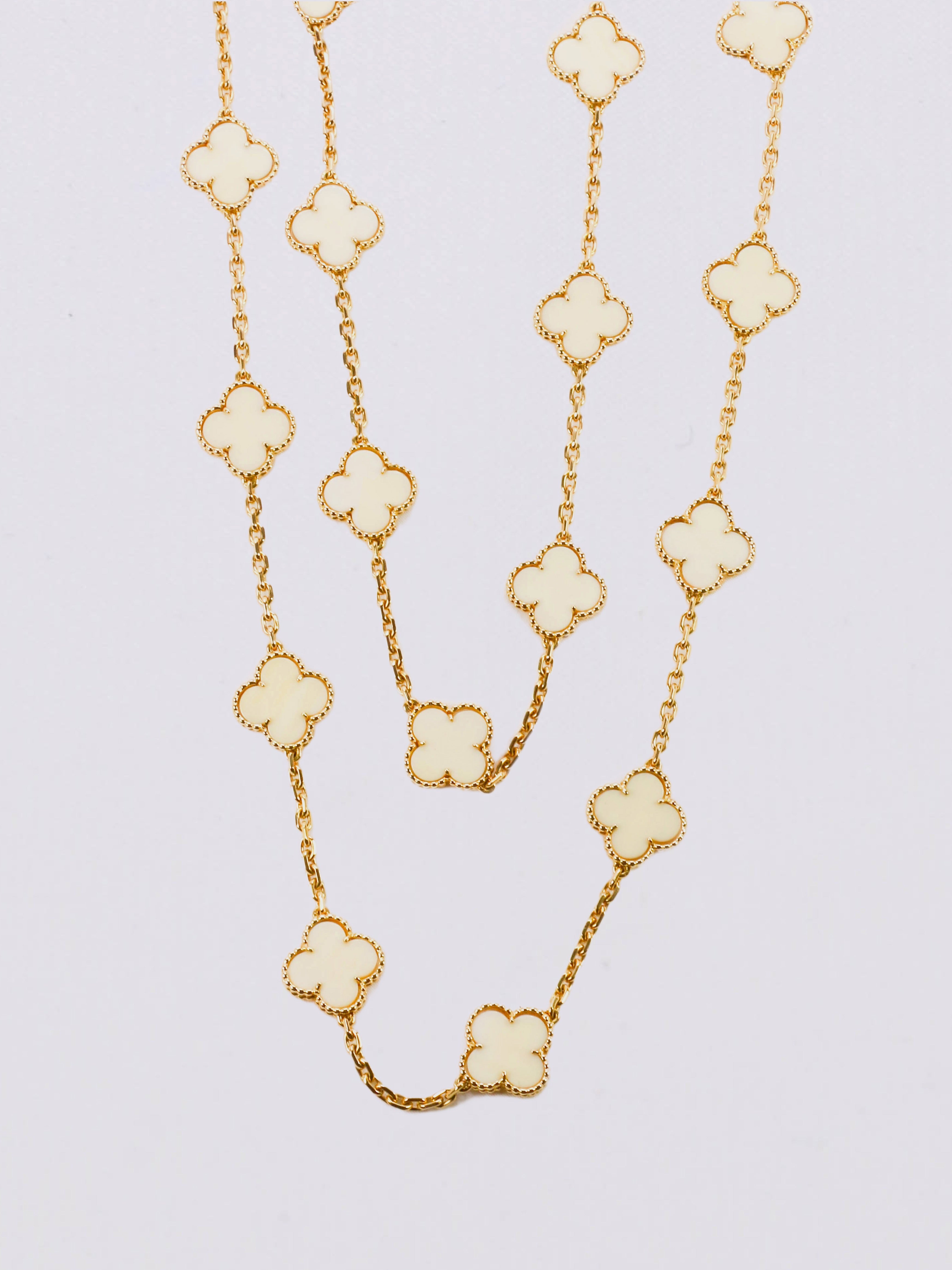 Collier Alhambra Van Cleef & Arpels or jaune ivoire