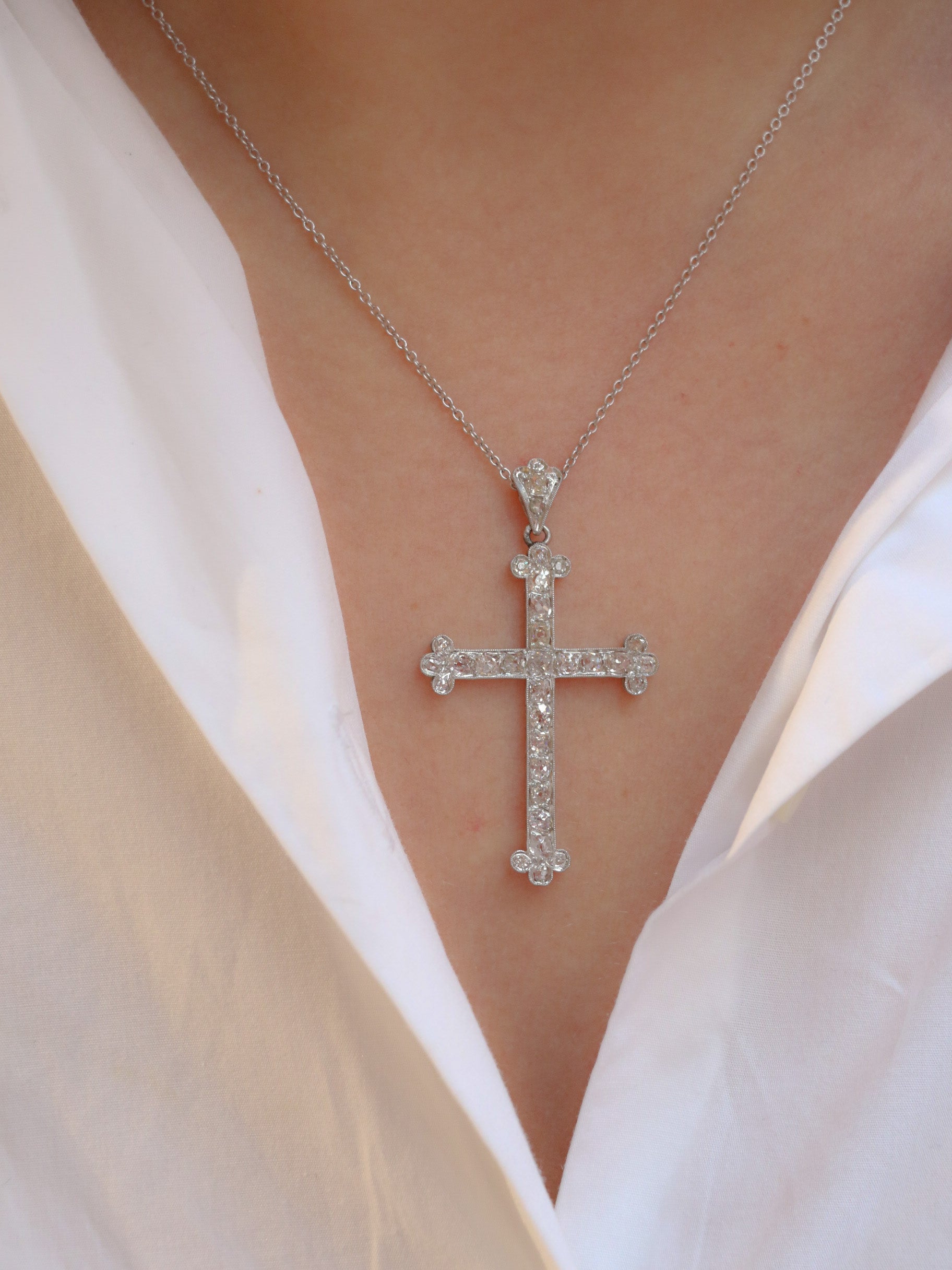 Belle Epoque cross pendant in gold and old cut diamonds