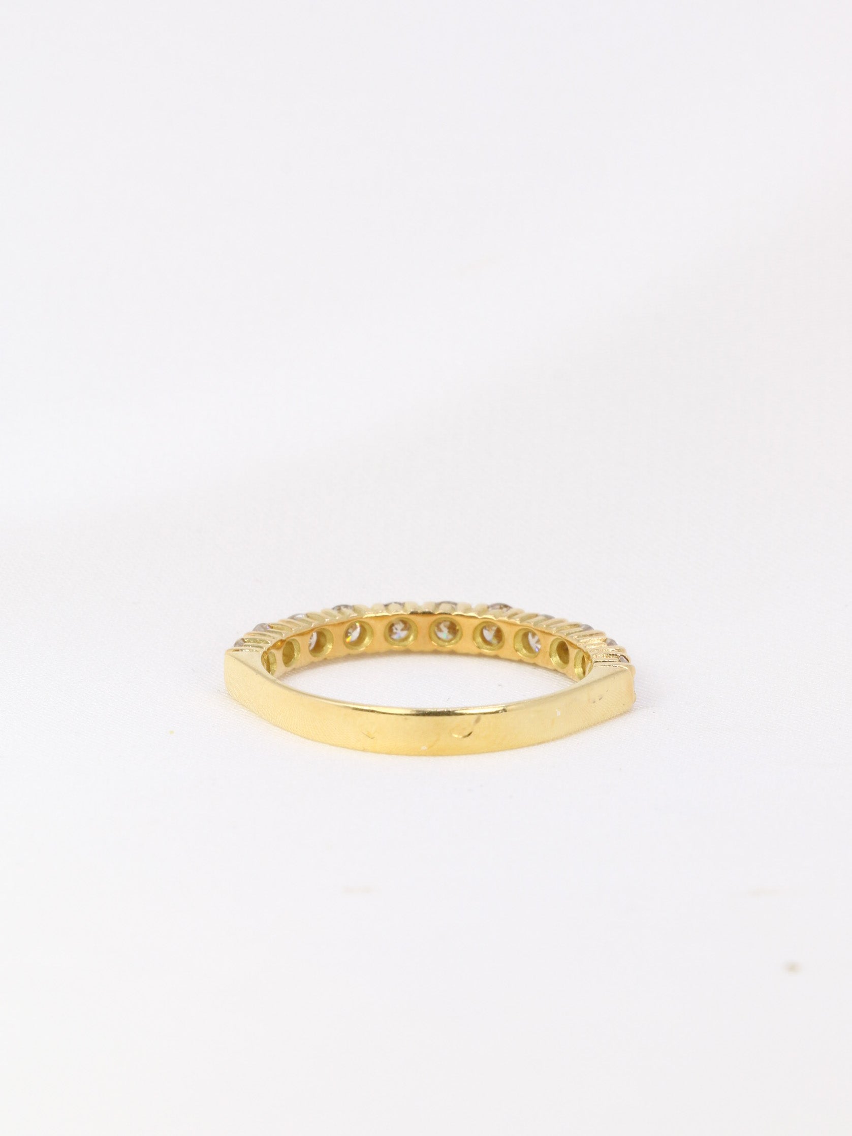 Demi-Alliance américaine en or jaune et diamants 0,88 ct