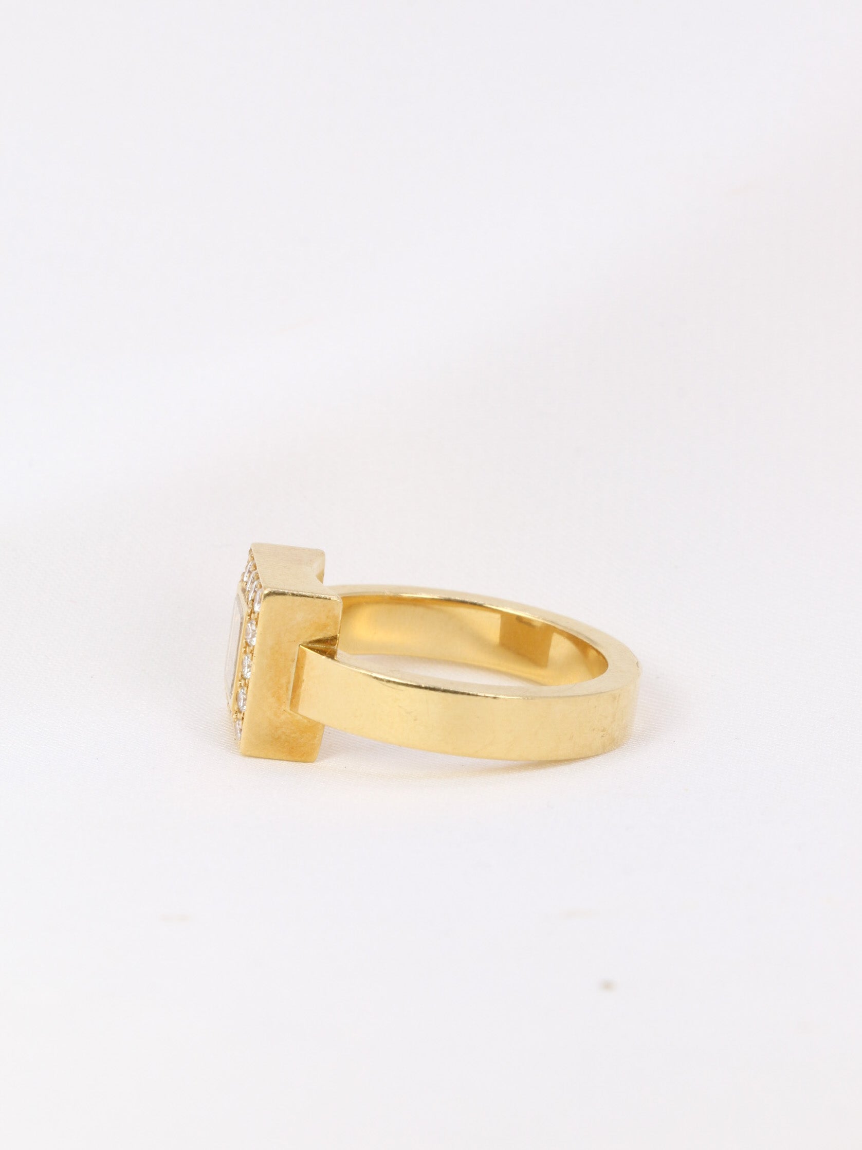 Bague Chopard Happy Diamonds carré en or et diamants