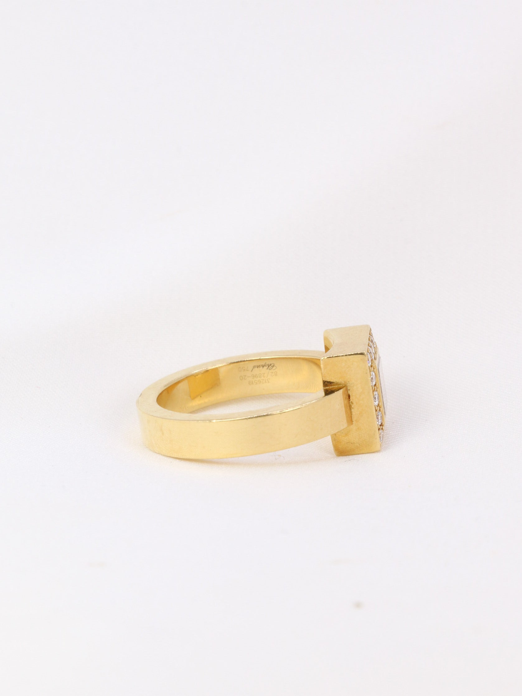 Bague Chopard Happy Diamonds carré en or et diamants