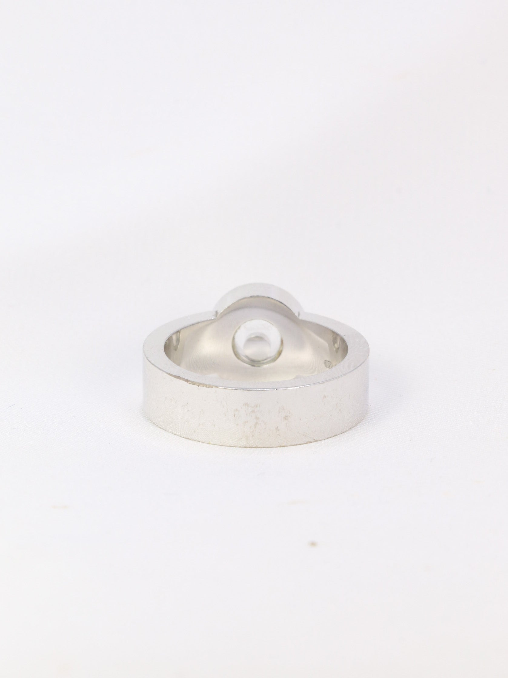 Bague Chopard Happy Diamonds ronde en or blanc et diamants