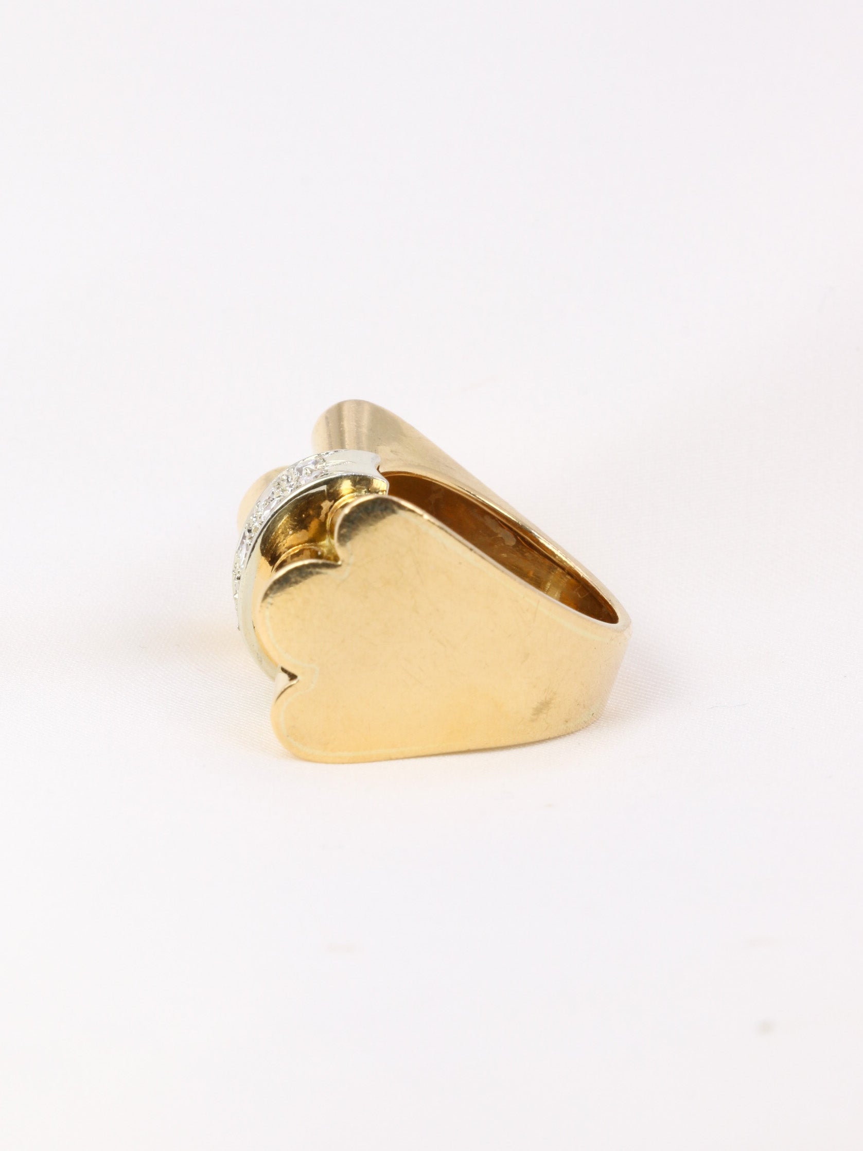 Bague nœud Art-Déco en or et diamants