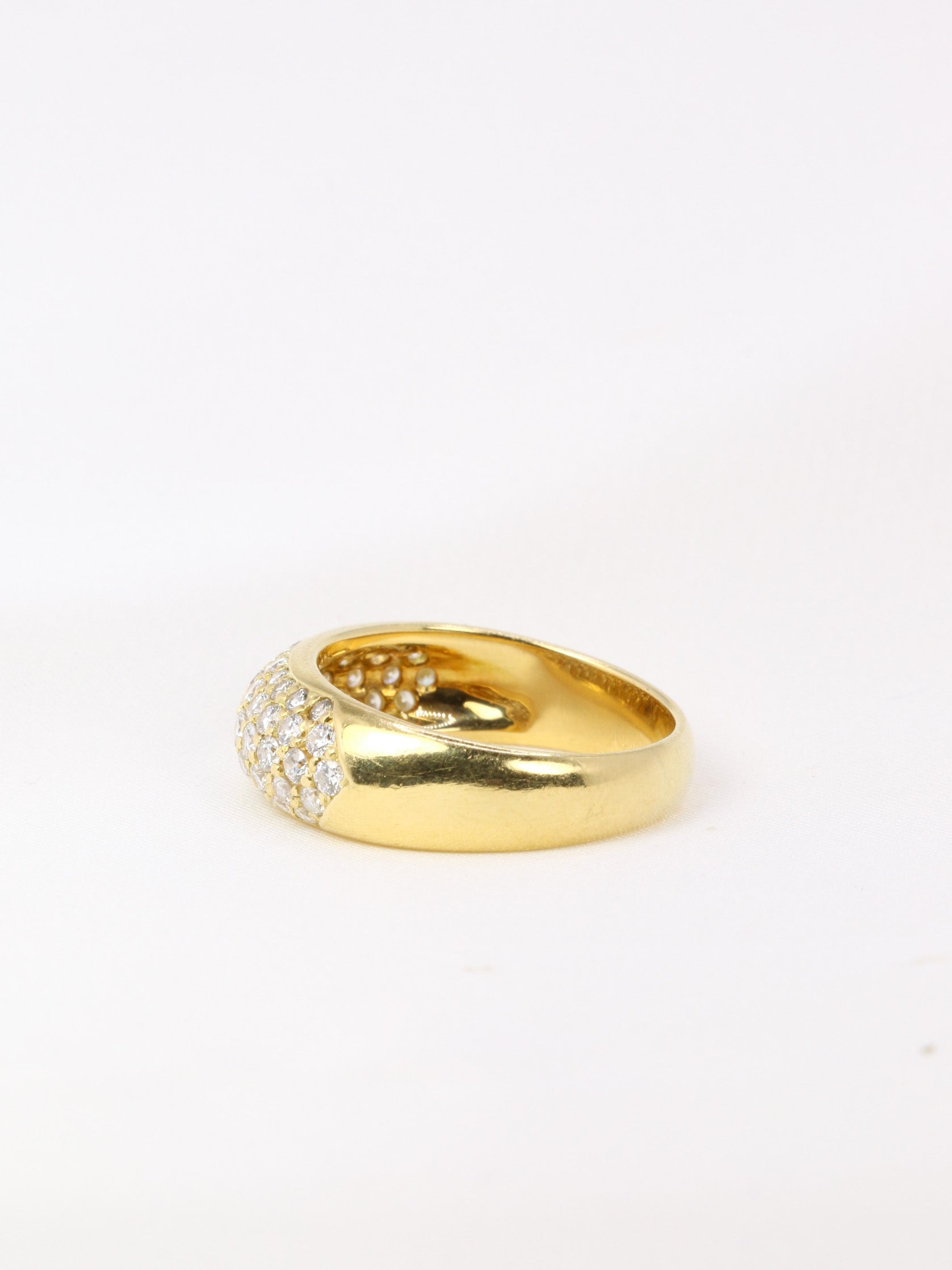 Bague jonc vintage en or pavée de diamants