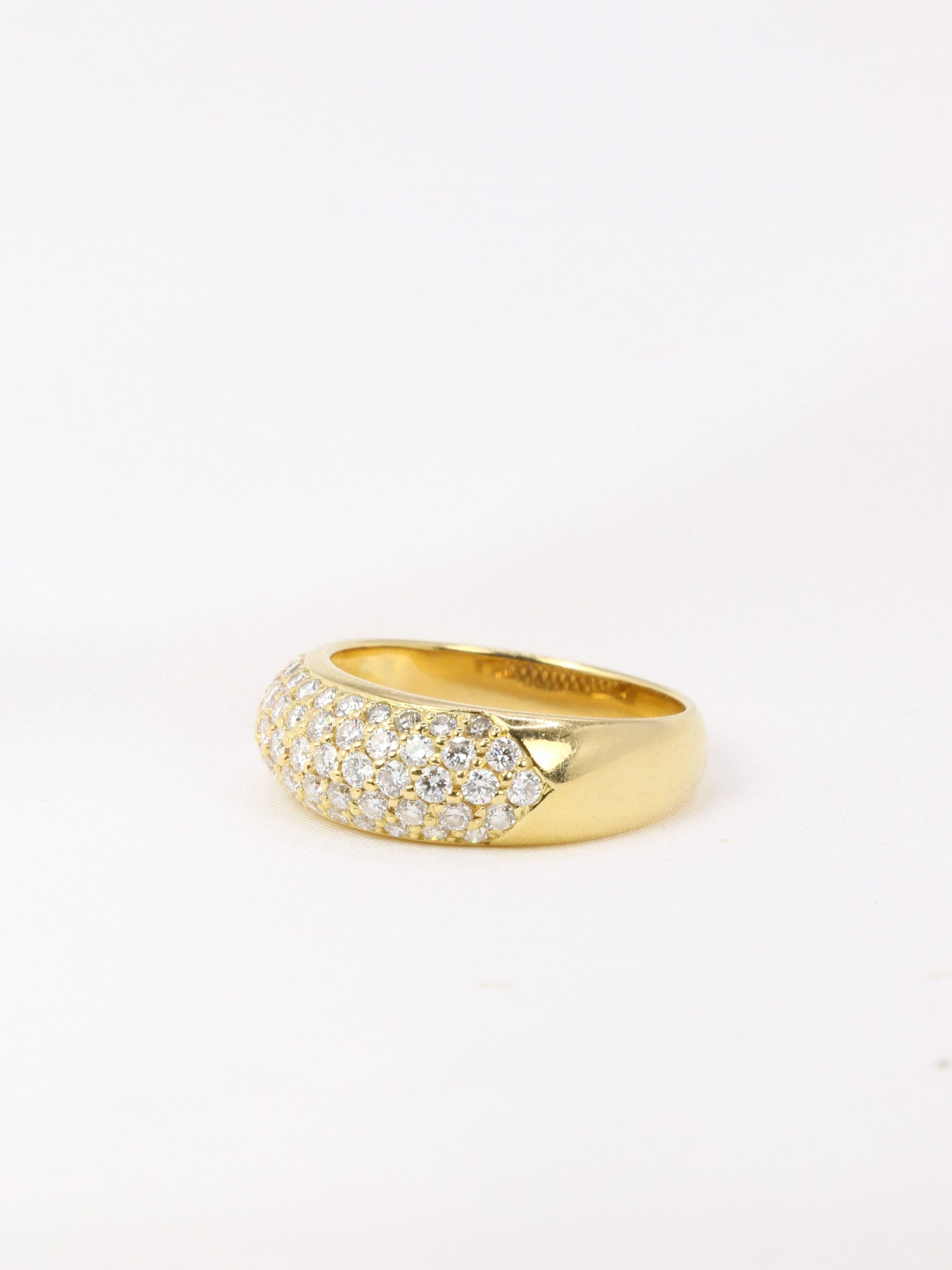 Bague jonc vintage en or pavée de diamants