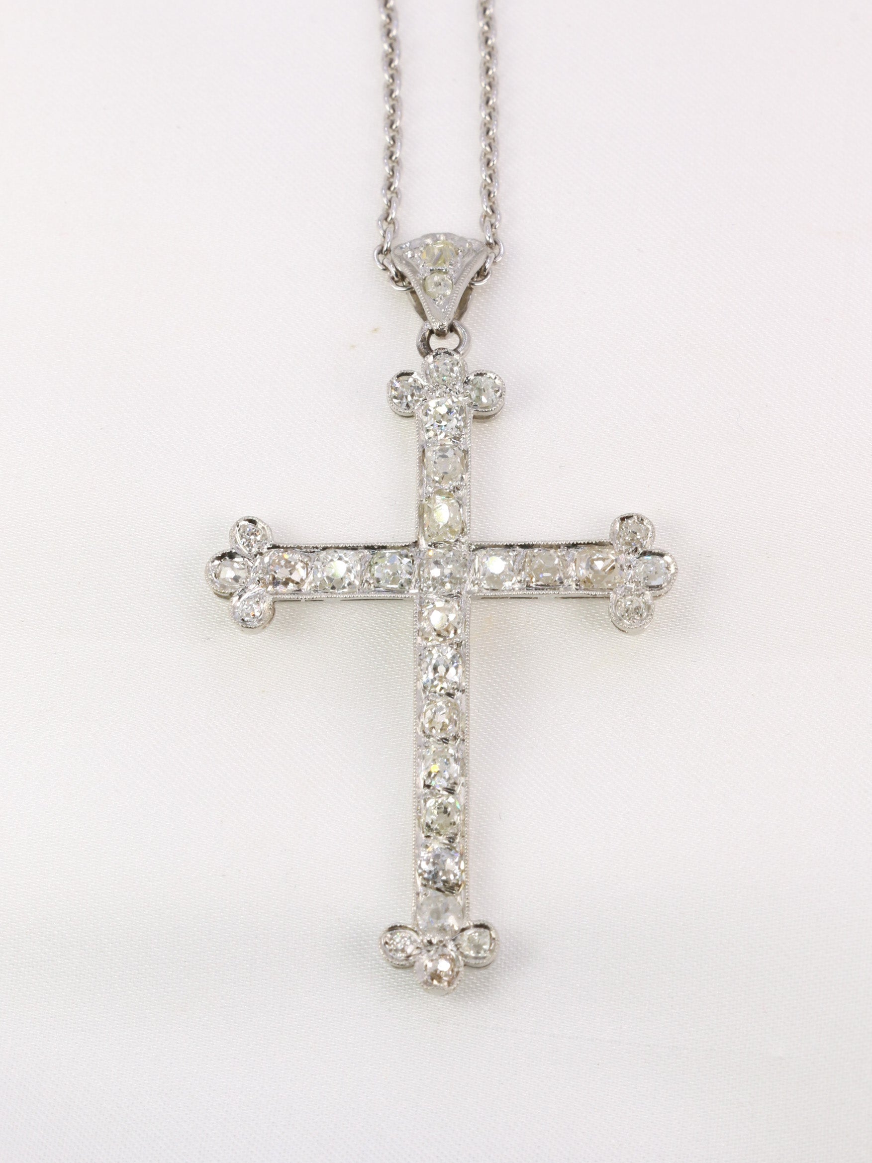 Belle Epoque cross pendant in gold and old cut diamonds