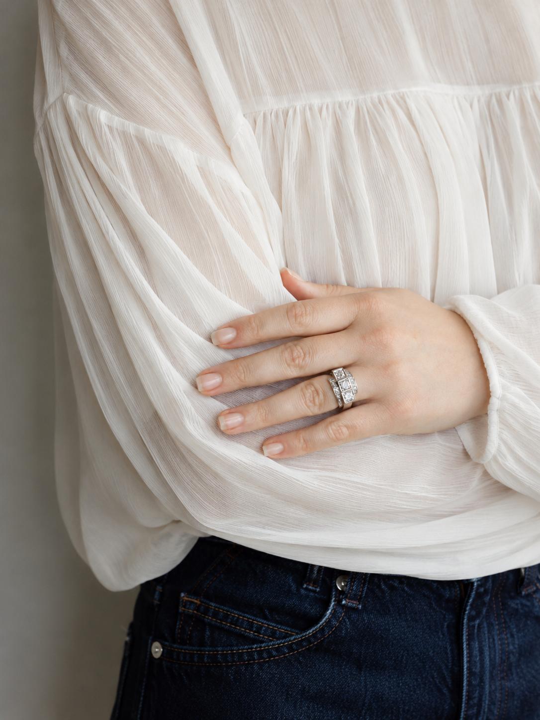 Bague géométrique or blanc diamants