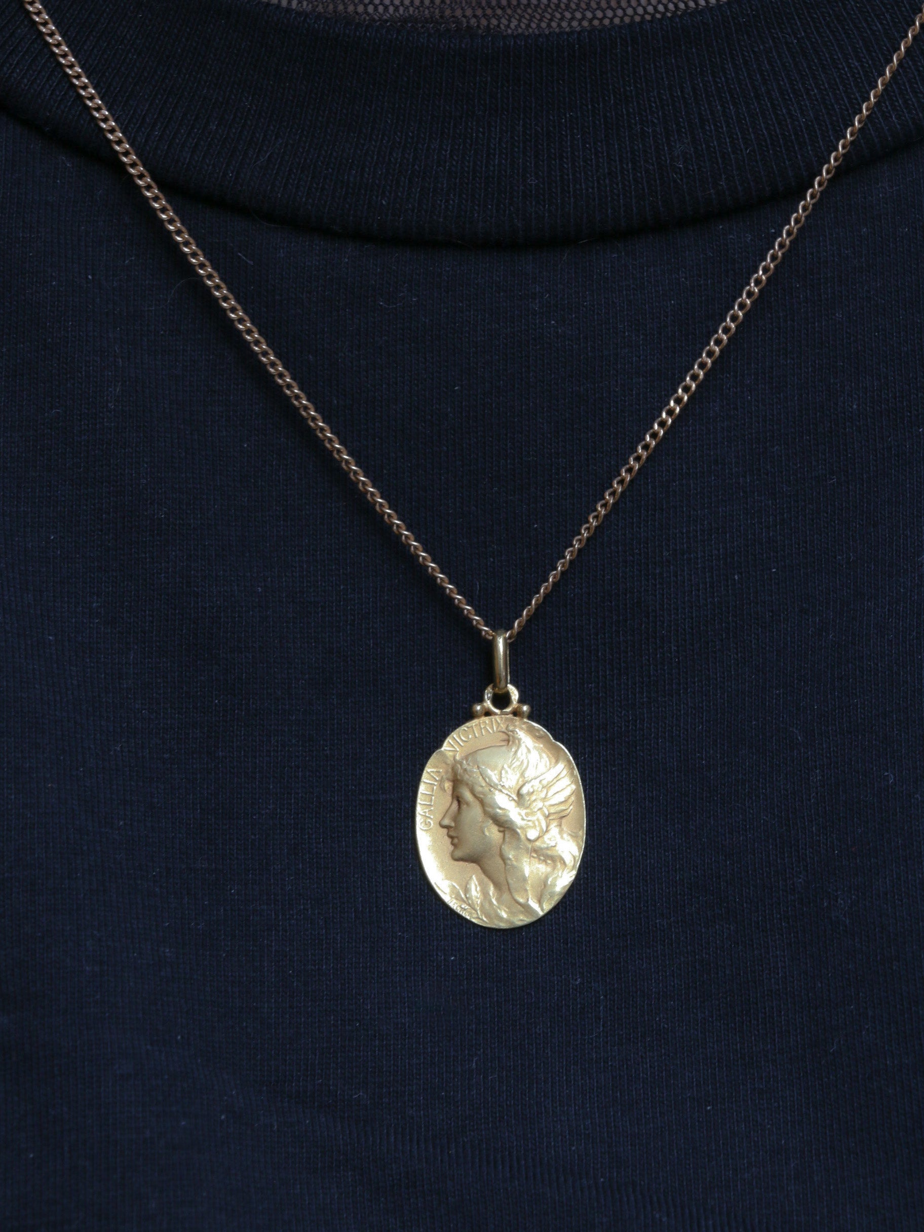 Médaille Art-Nouveau Becker “Gallia Victrix” en or jaune
