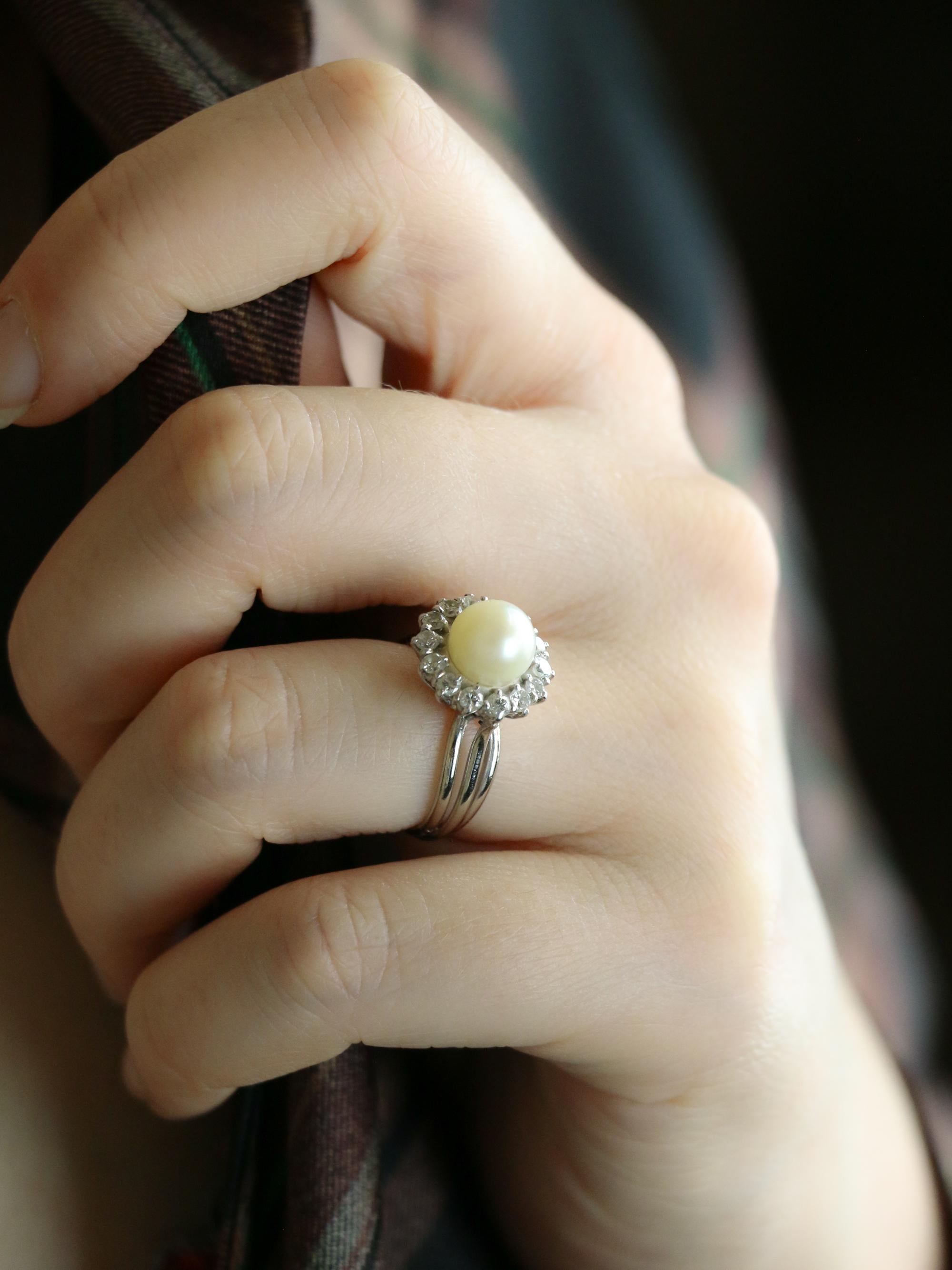 Bague marguerite or blanc perle diamants