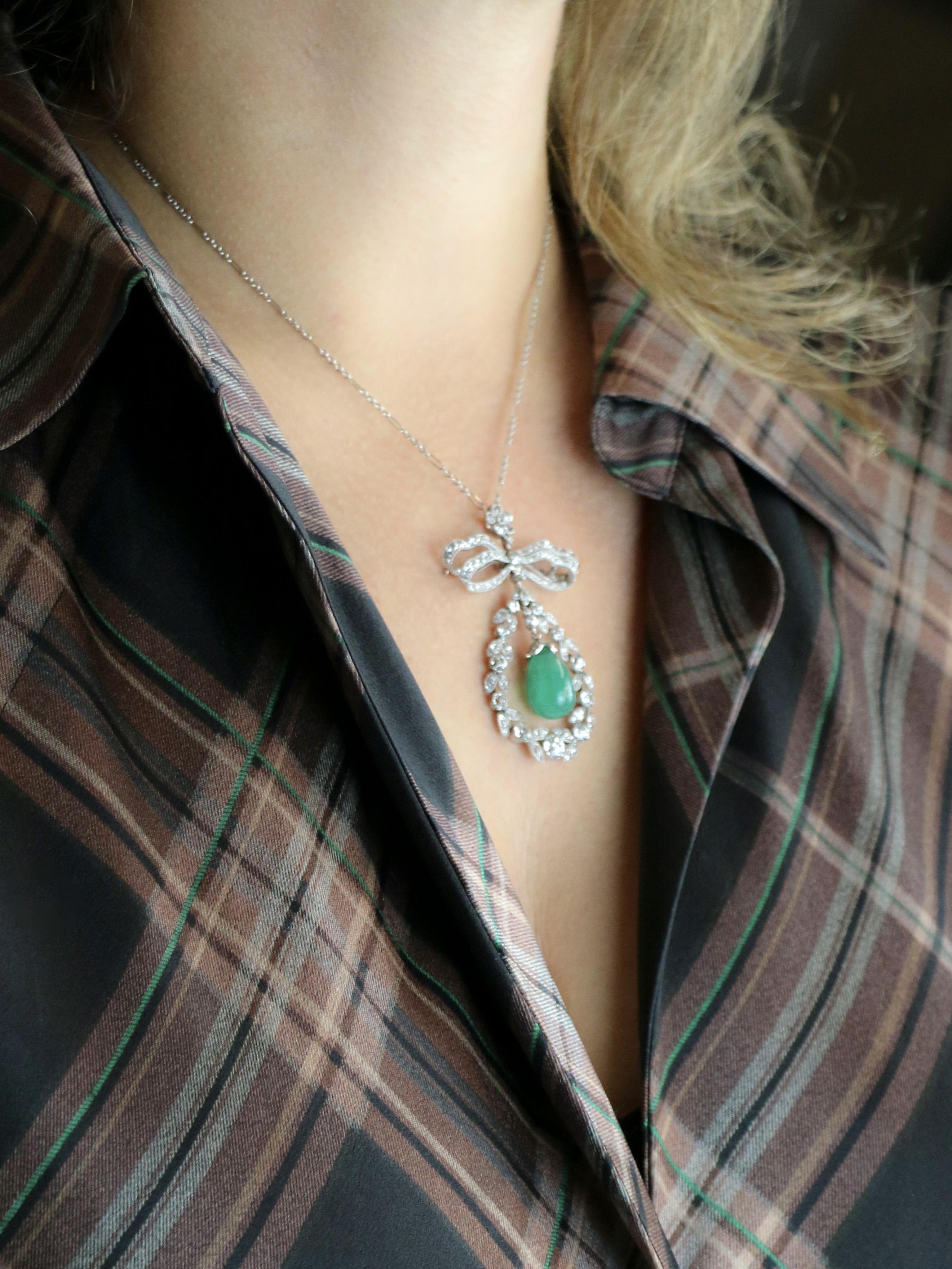 Collier noeud Belle Epoque émeraude diamants