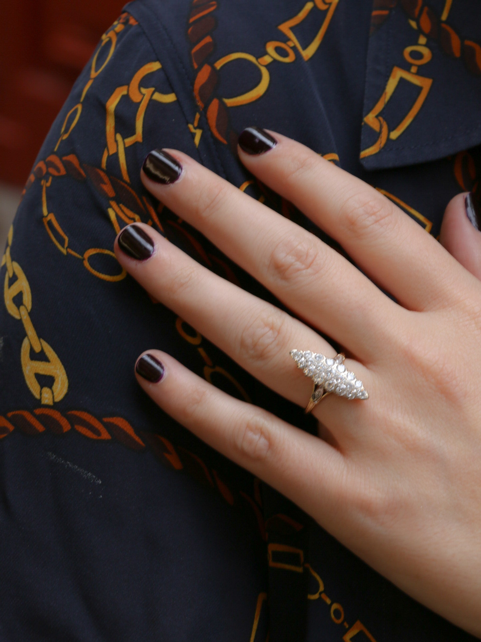 Bague marquise ancienne en or pavée d'environ 1 ct de diamants