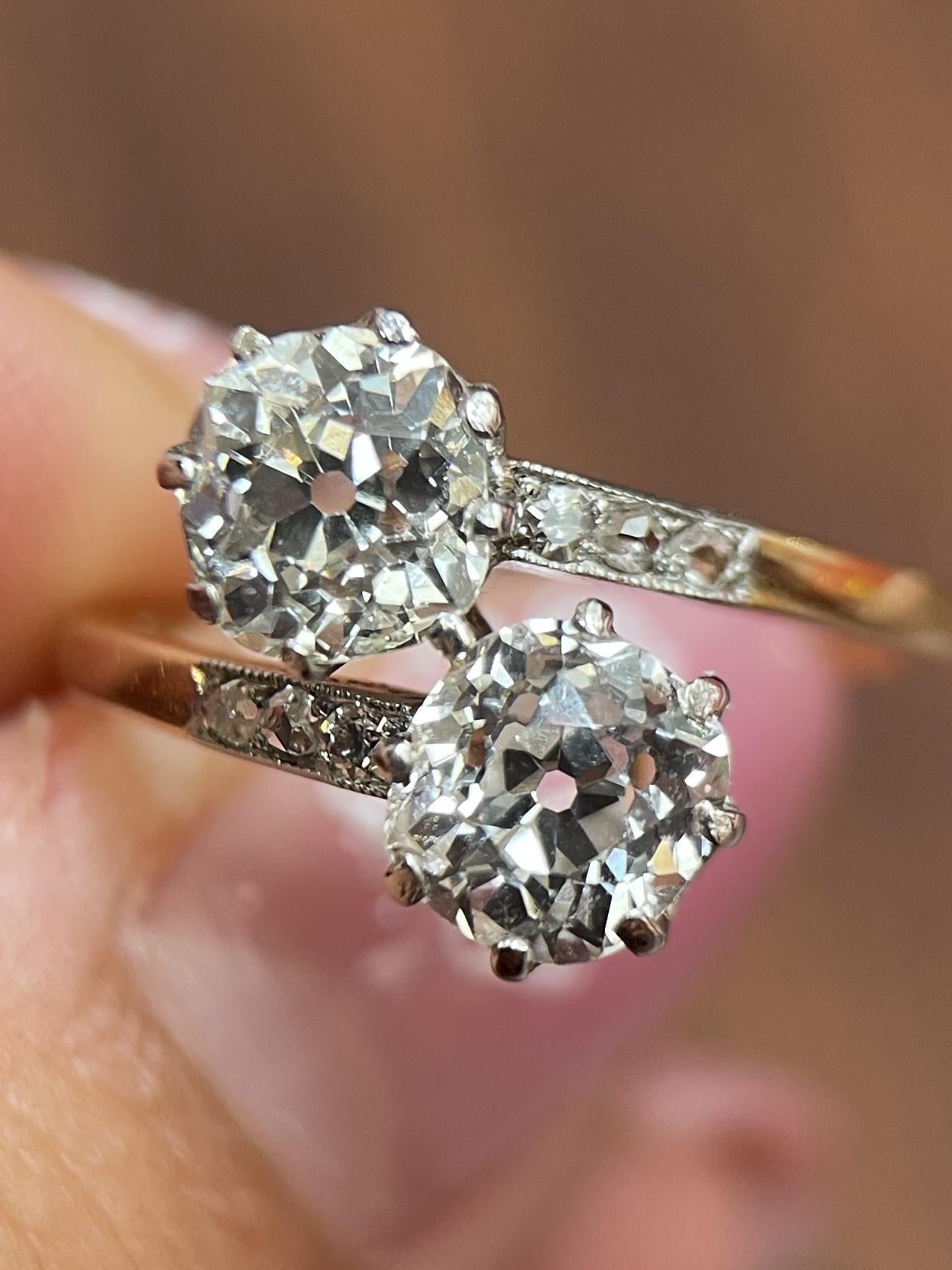Bague ancienne toi et moi diamants taille ancienne 2,60 carats