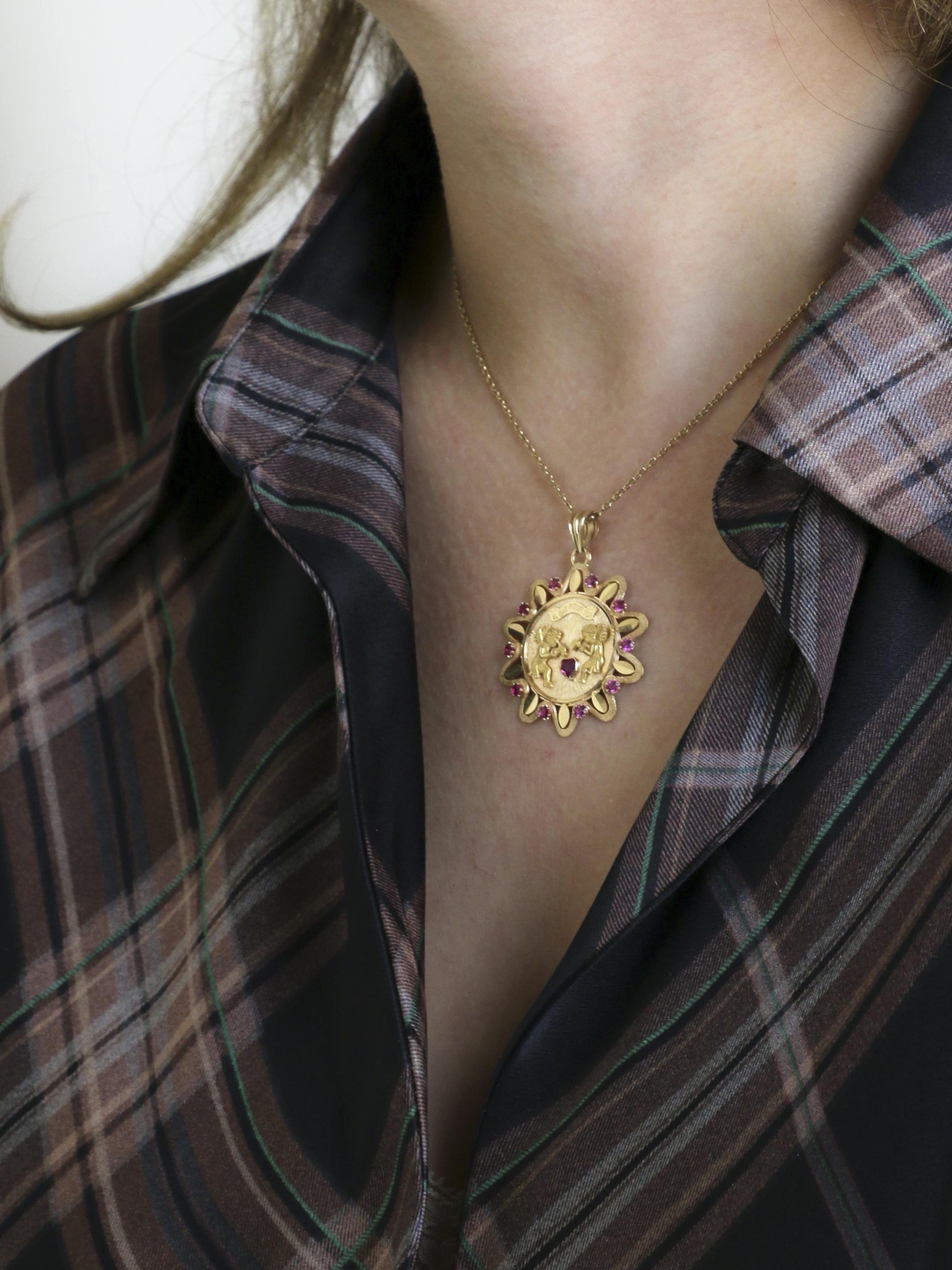 Pendentif or jaune rubis "Il bat pour toi" grand modèle
