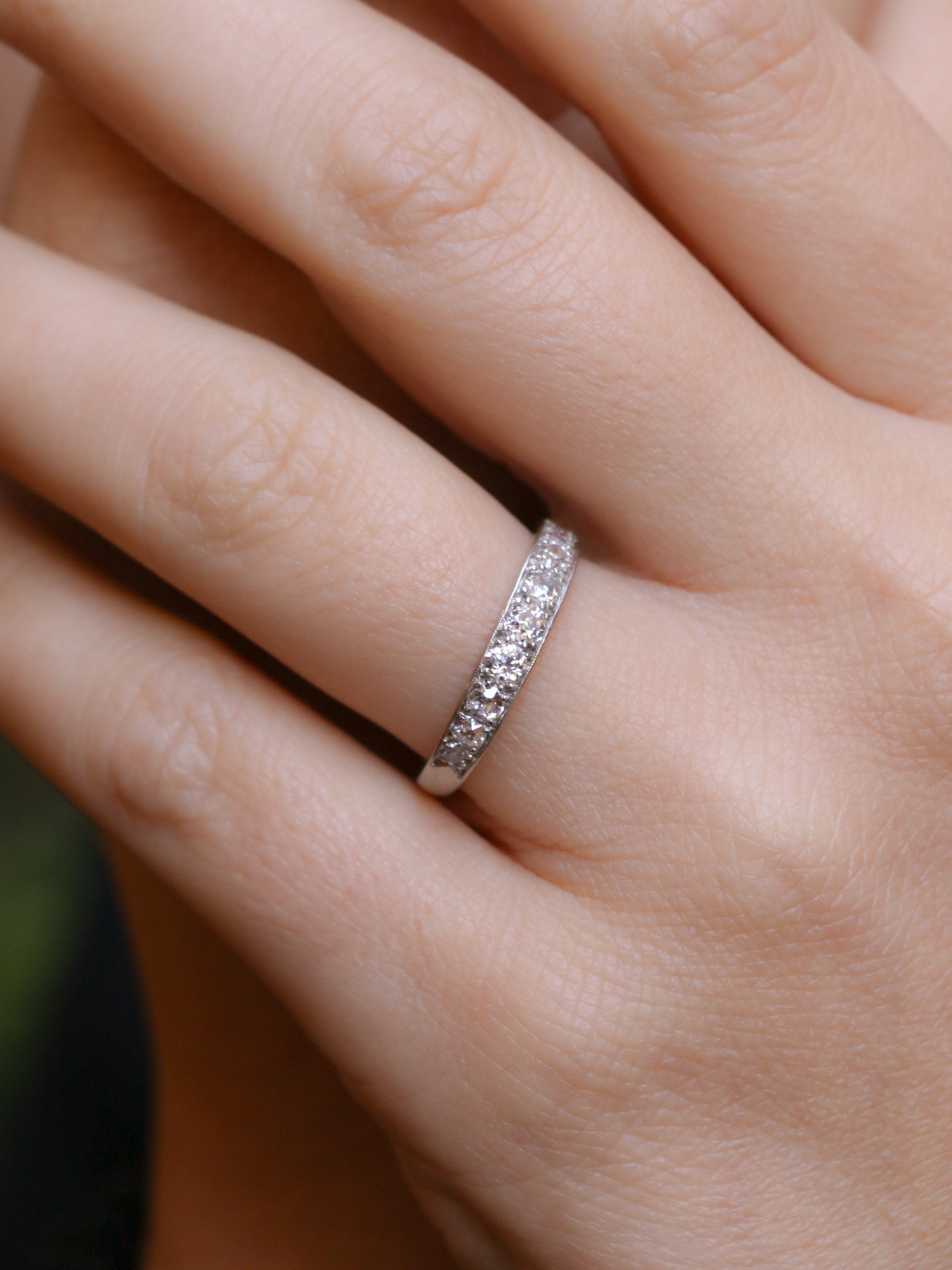 Bague jarretière en platine et diamants 0,5 ct