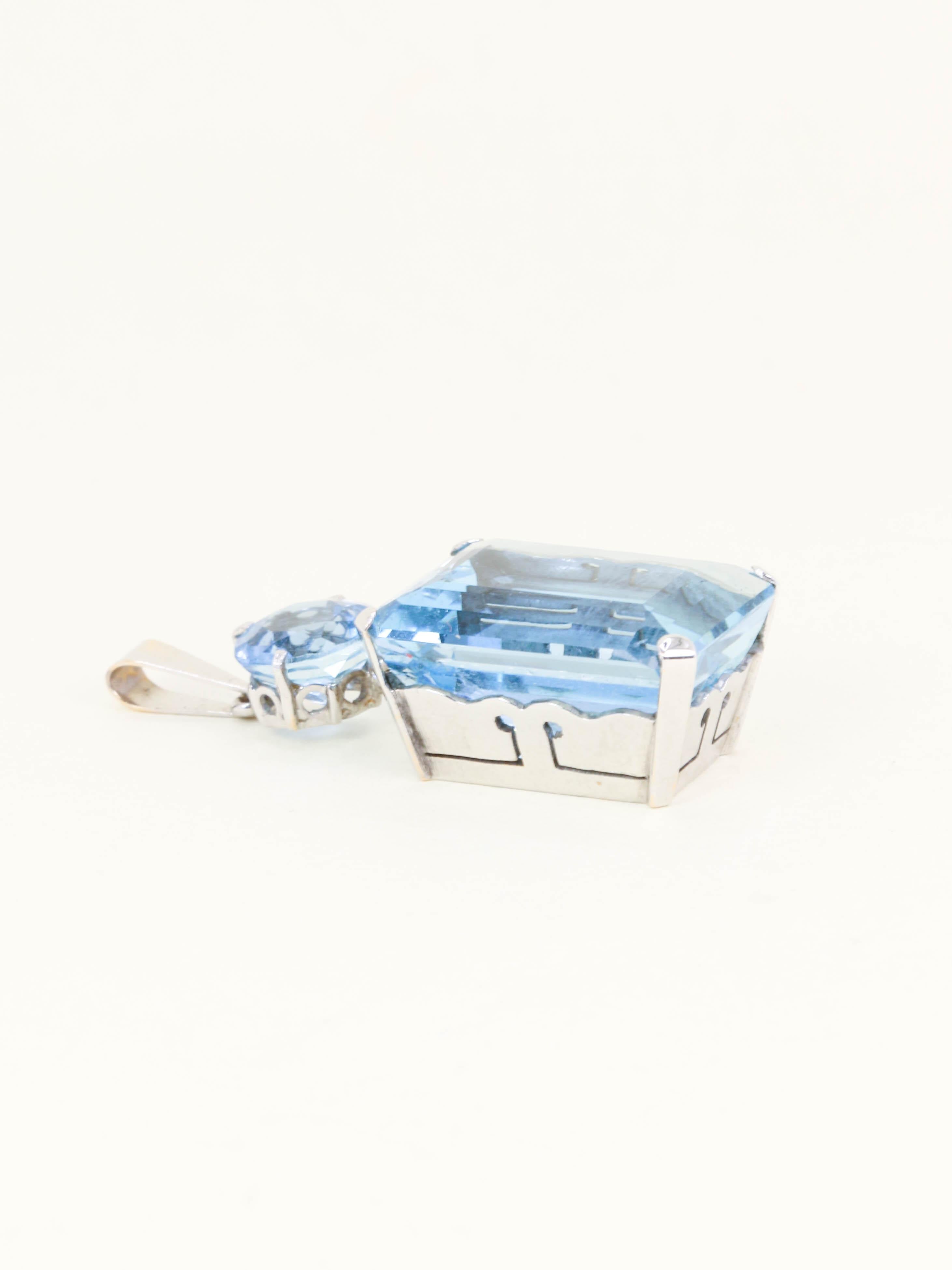 Pendentif Or blanc Aigue marine 23 carats