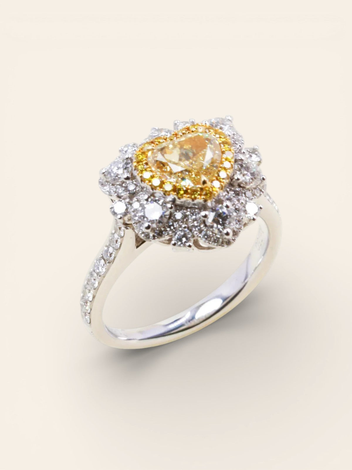 Bague Diamant coeur jaune Fancy Yellow 1 carat convertible Pendentif