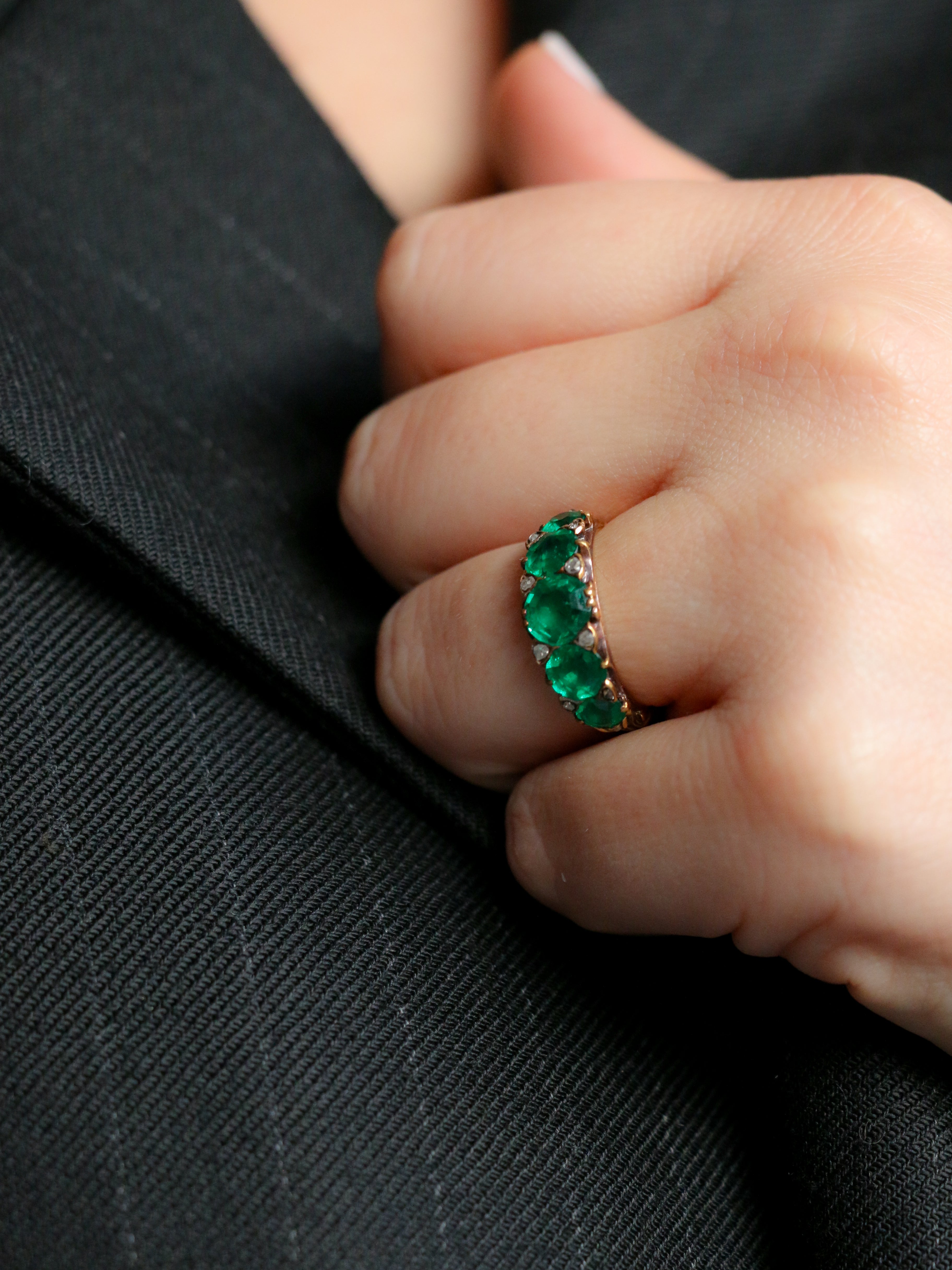 Bague jarretière émeraudes colombiennes Muzo