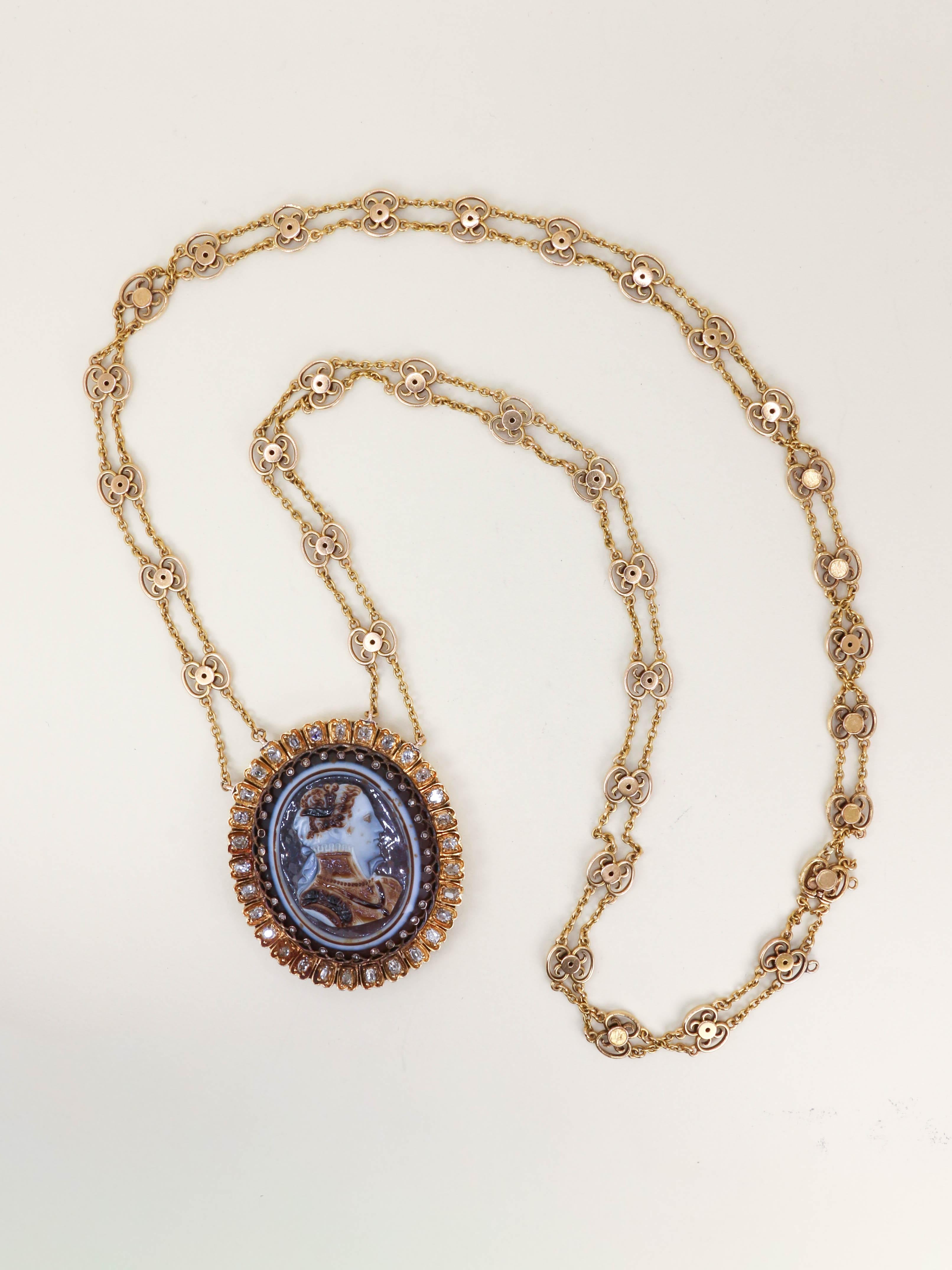 GEORGES BISSINGER Collier camée or jaune diamants