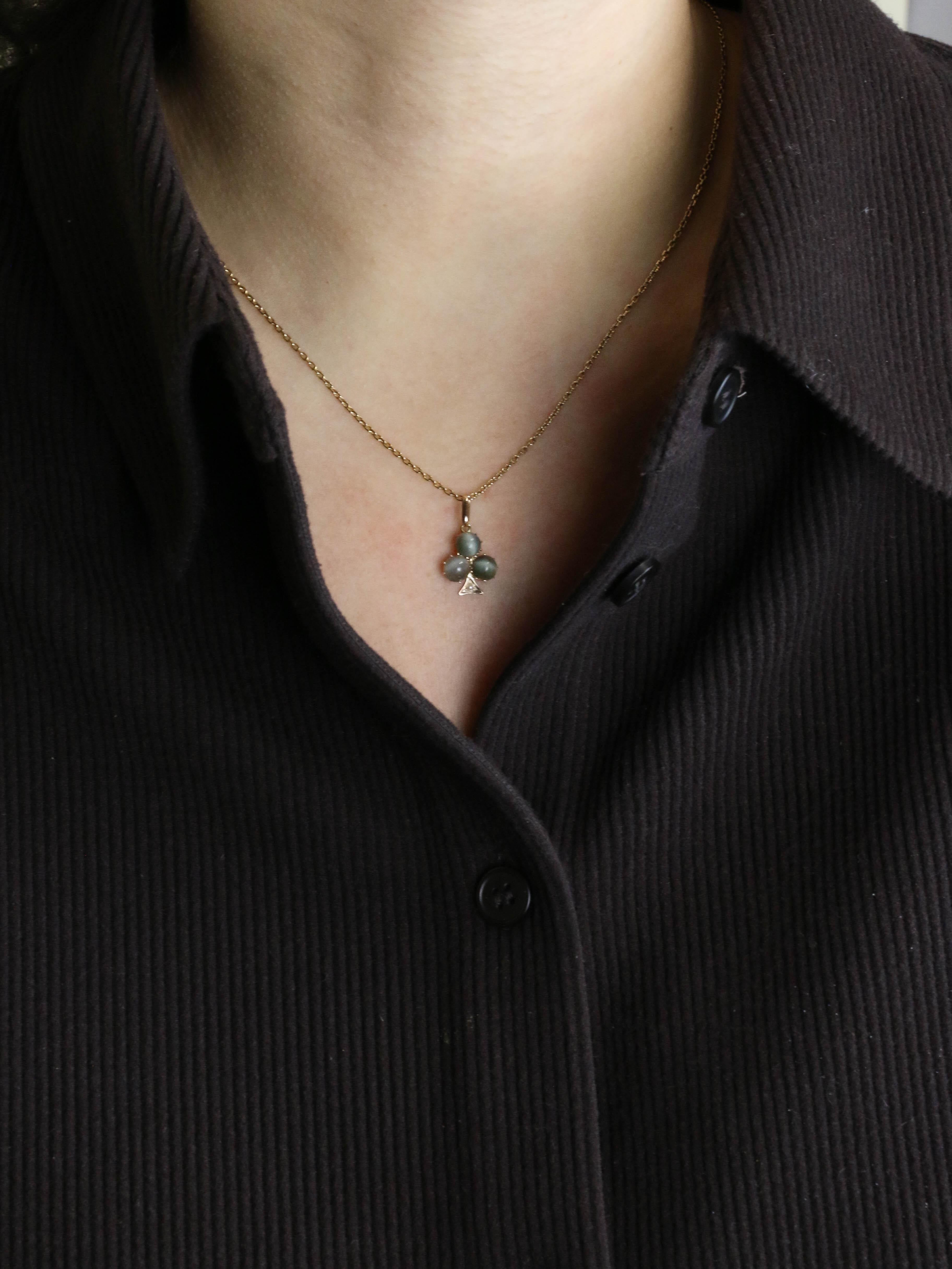 Pendentif trèfle ancien or rose quartz Oeil de Chat