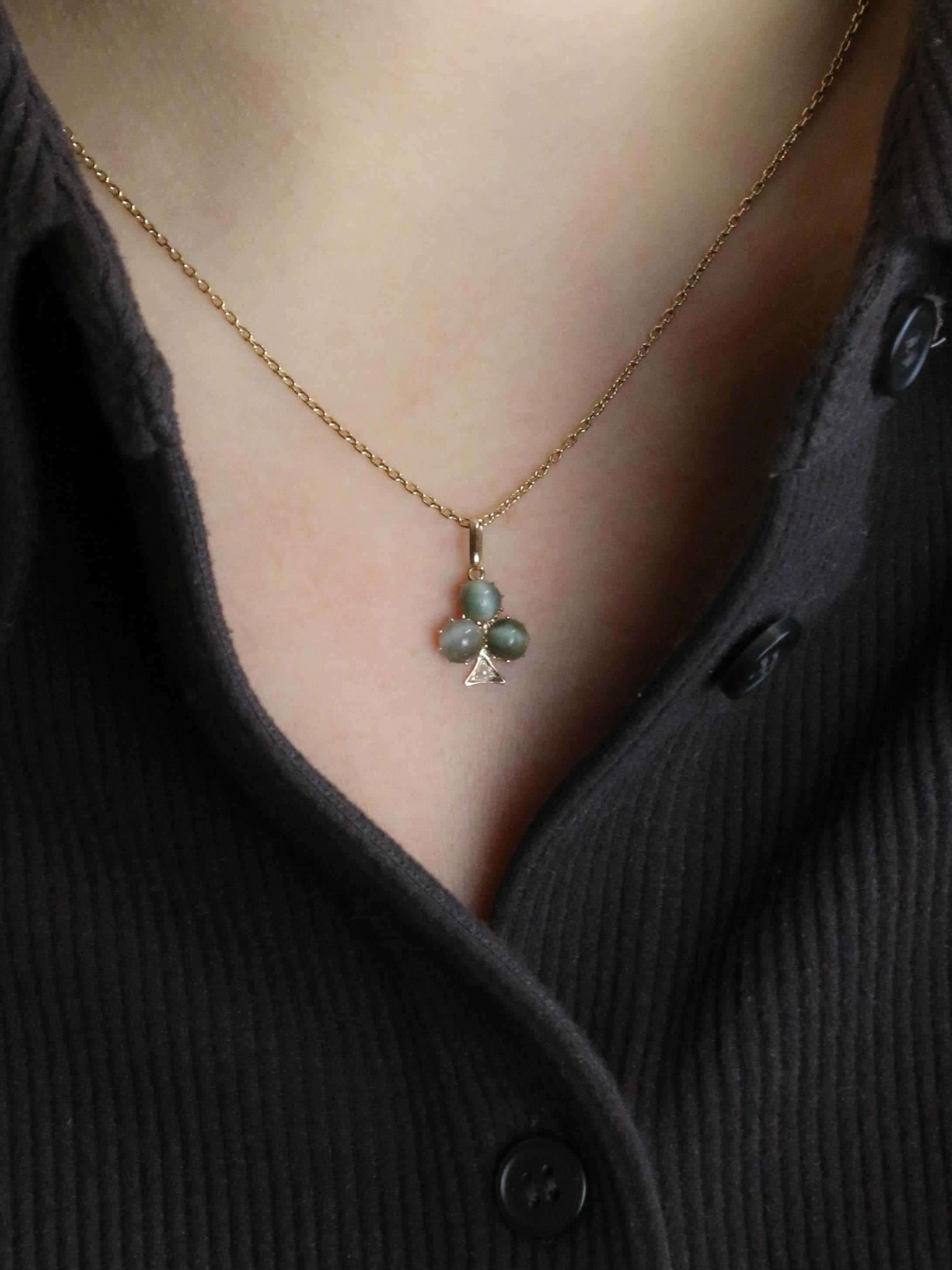 Pendentif trèfle ancien or rose quartz Oeil de Chat