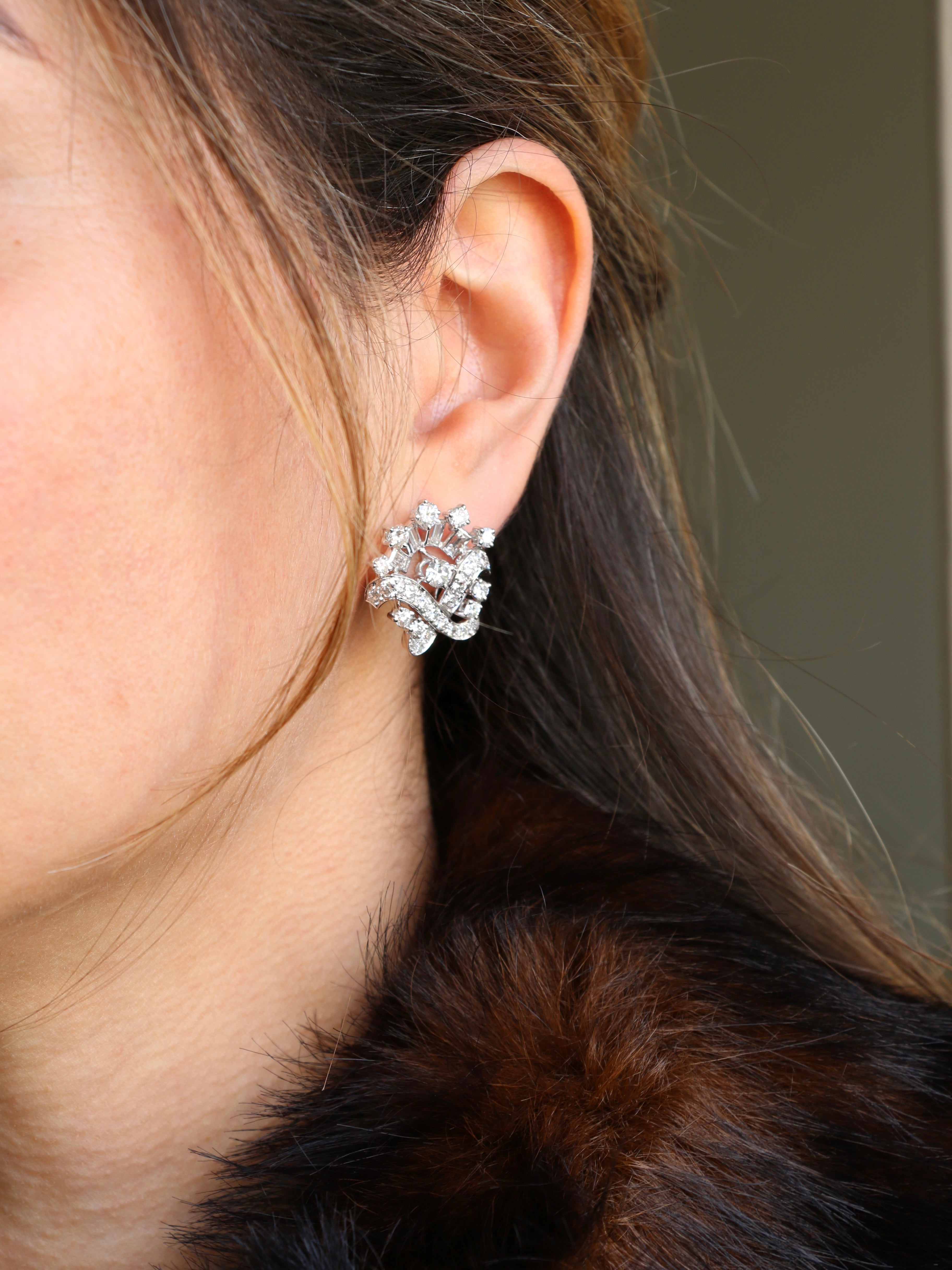 Boucles d'oreilles pendantes or blanc diamants 8,5 carats