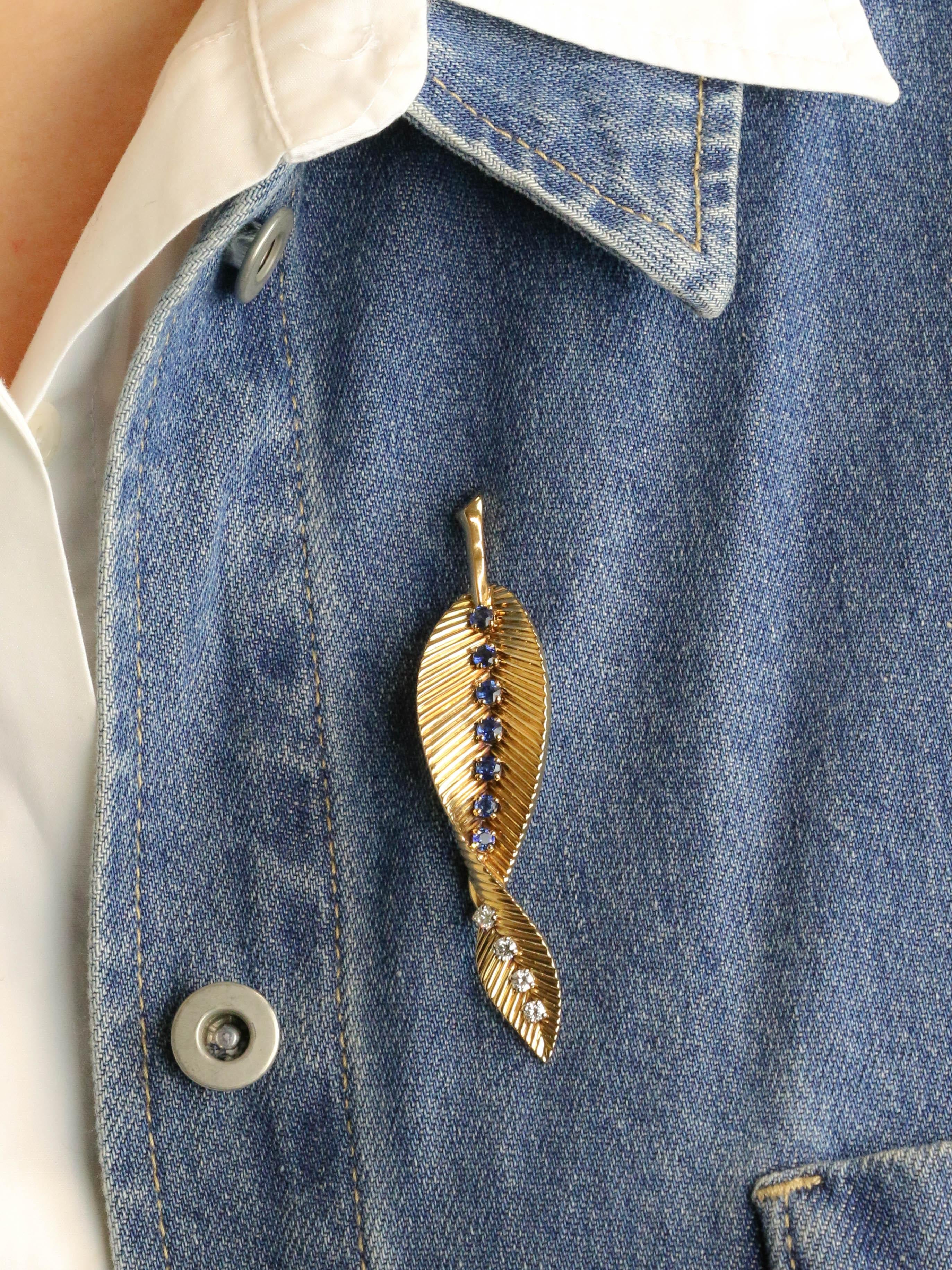 VAN CLEEF & ARPELS Broche clip feuille or jaune saphirs diamants - 1959