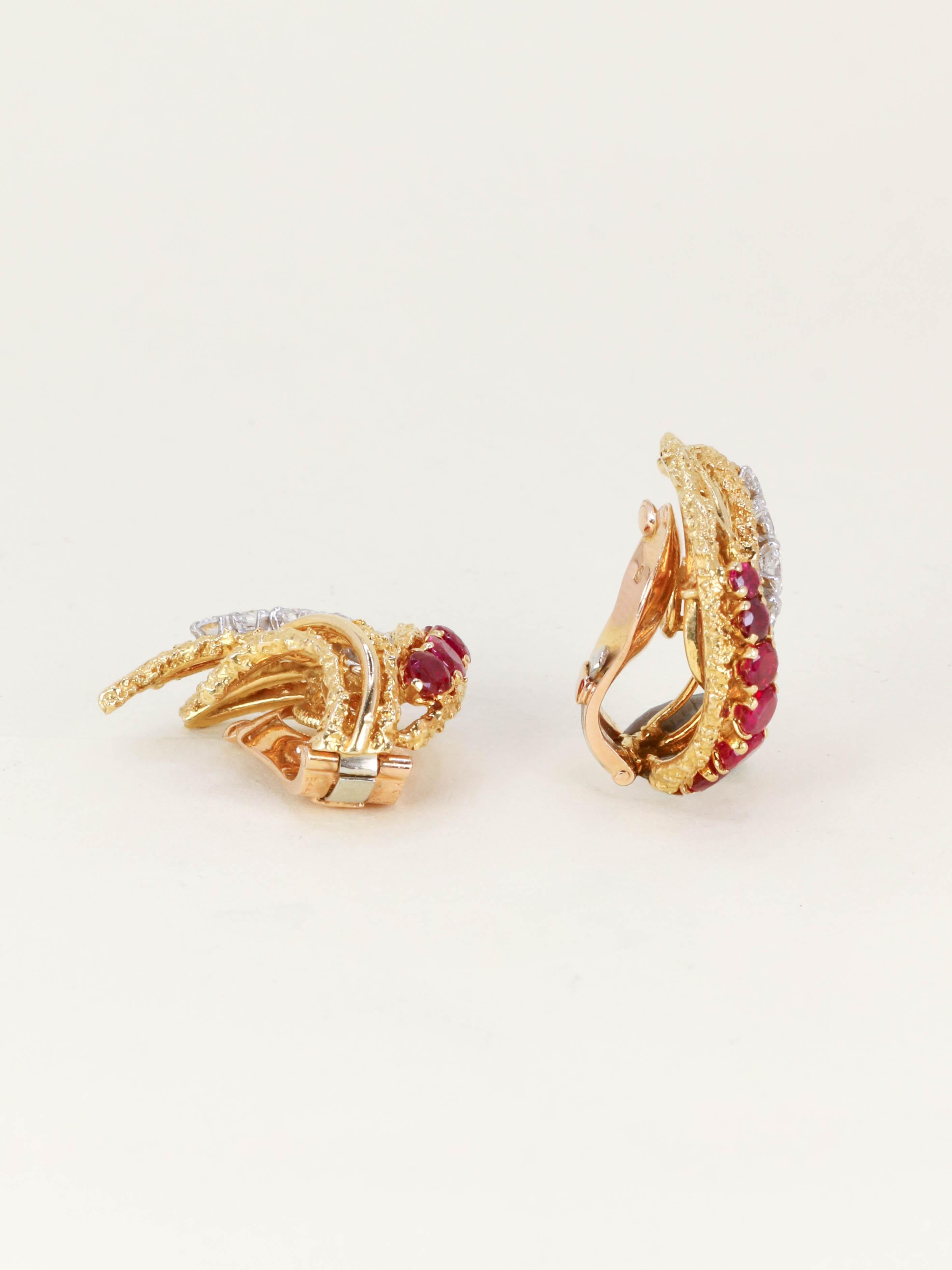 VAN CLEEF & ARPELS Boucles d'oreilles Feuilles or jaune rubis diamants