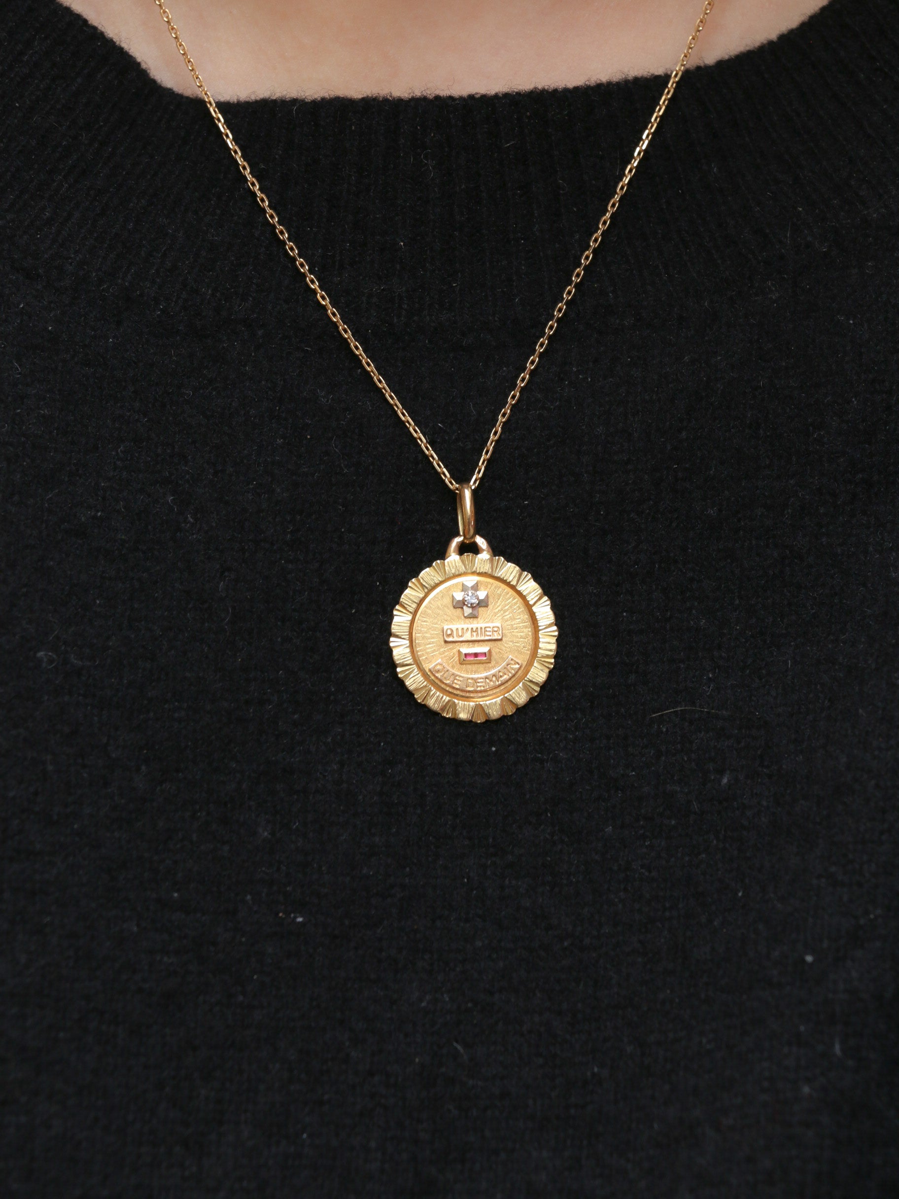 Médaille Amour Augis en or, plus qu’hier moins que demain