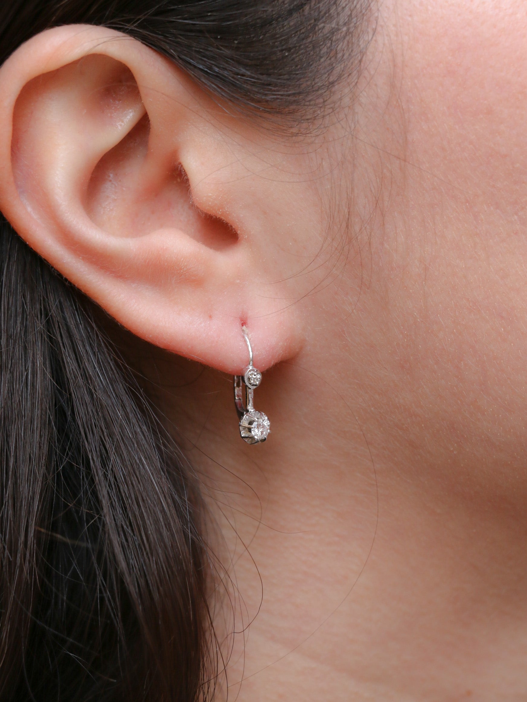 Dormeuses vintage en or blanc et diamants 0.3ct