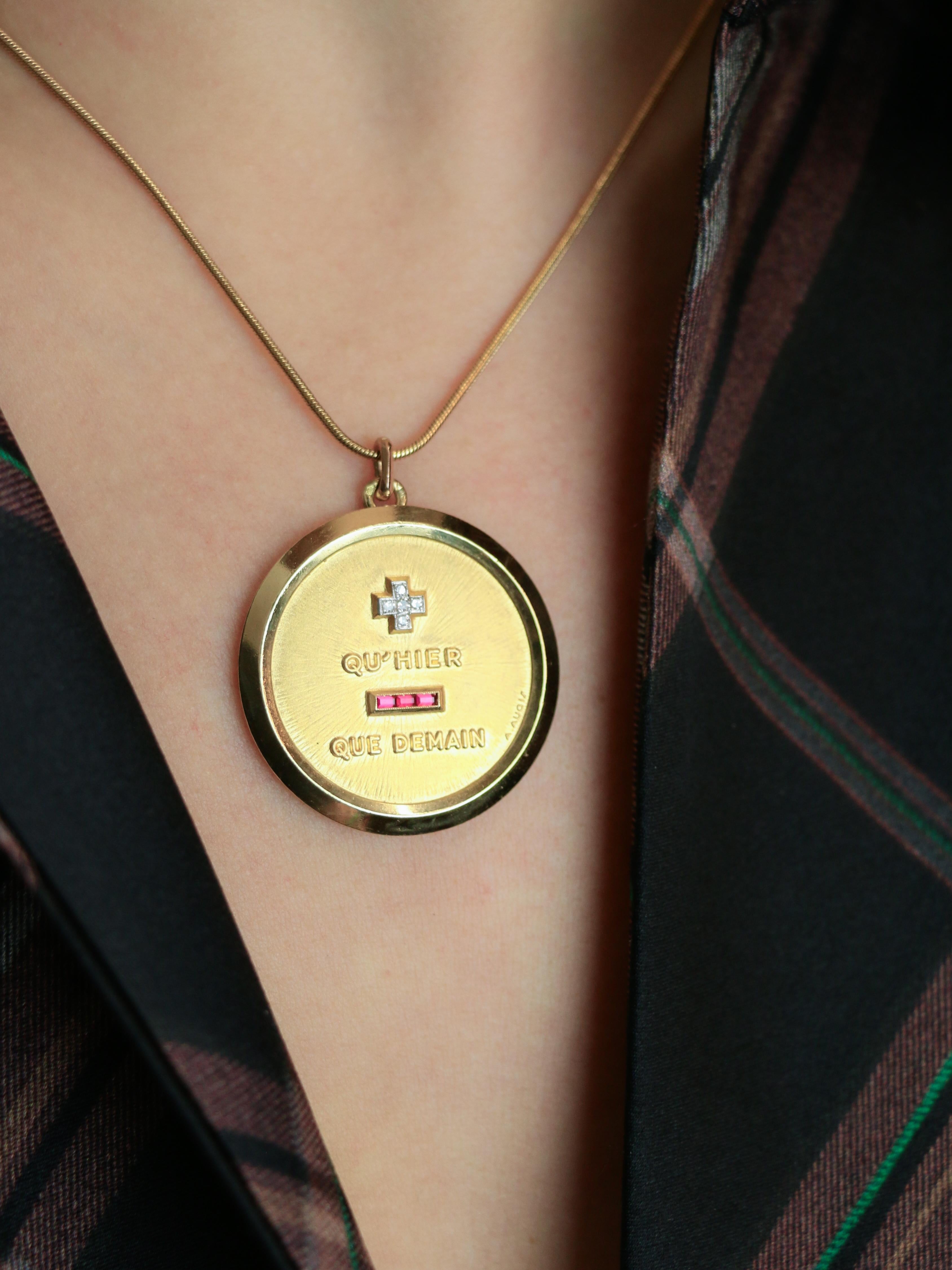 Medaille Amour Augis JUMBO Plus qu'hier moins que demain or jaune diamants rubis
