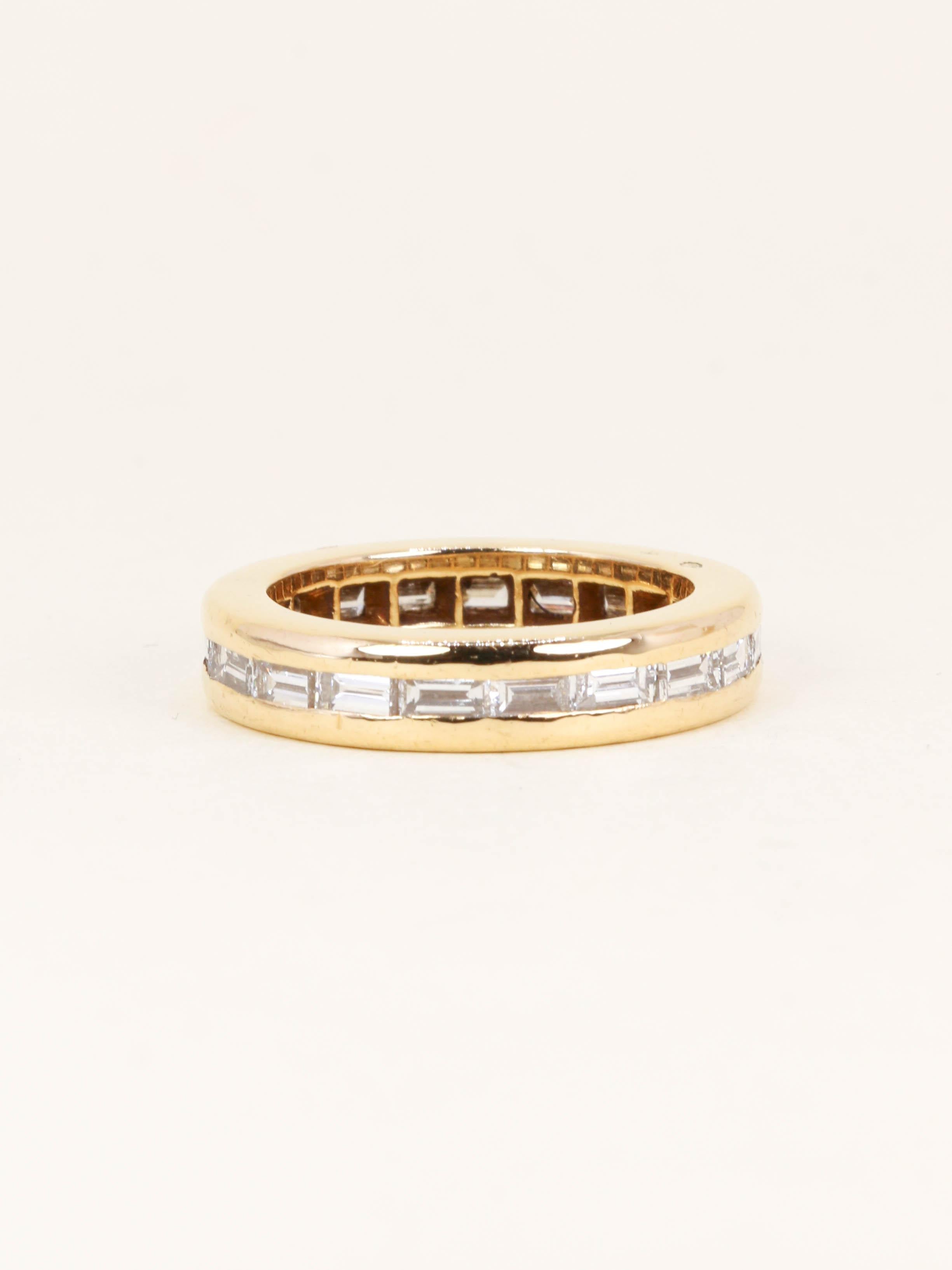 ROLEX Bague or jaune diamants baguette