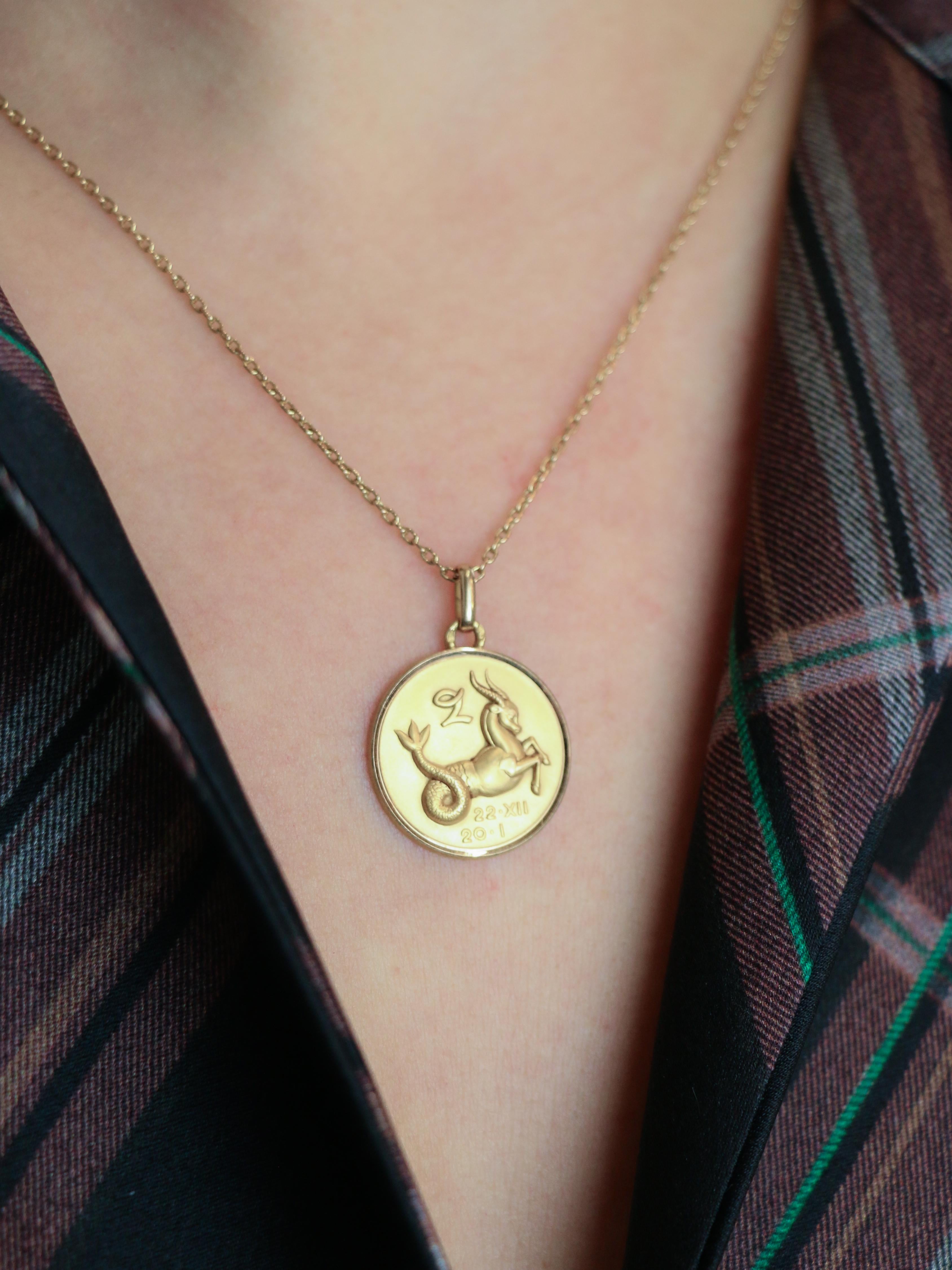 Pendentif vintage signe du zodiaque Capricorne or jaune