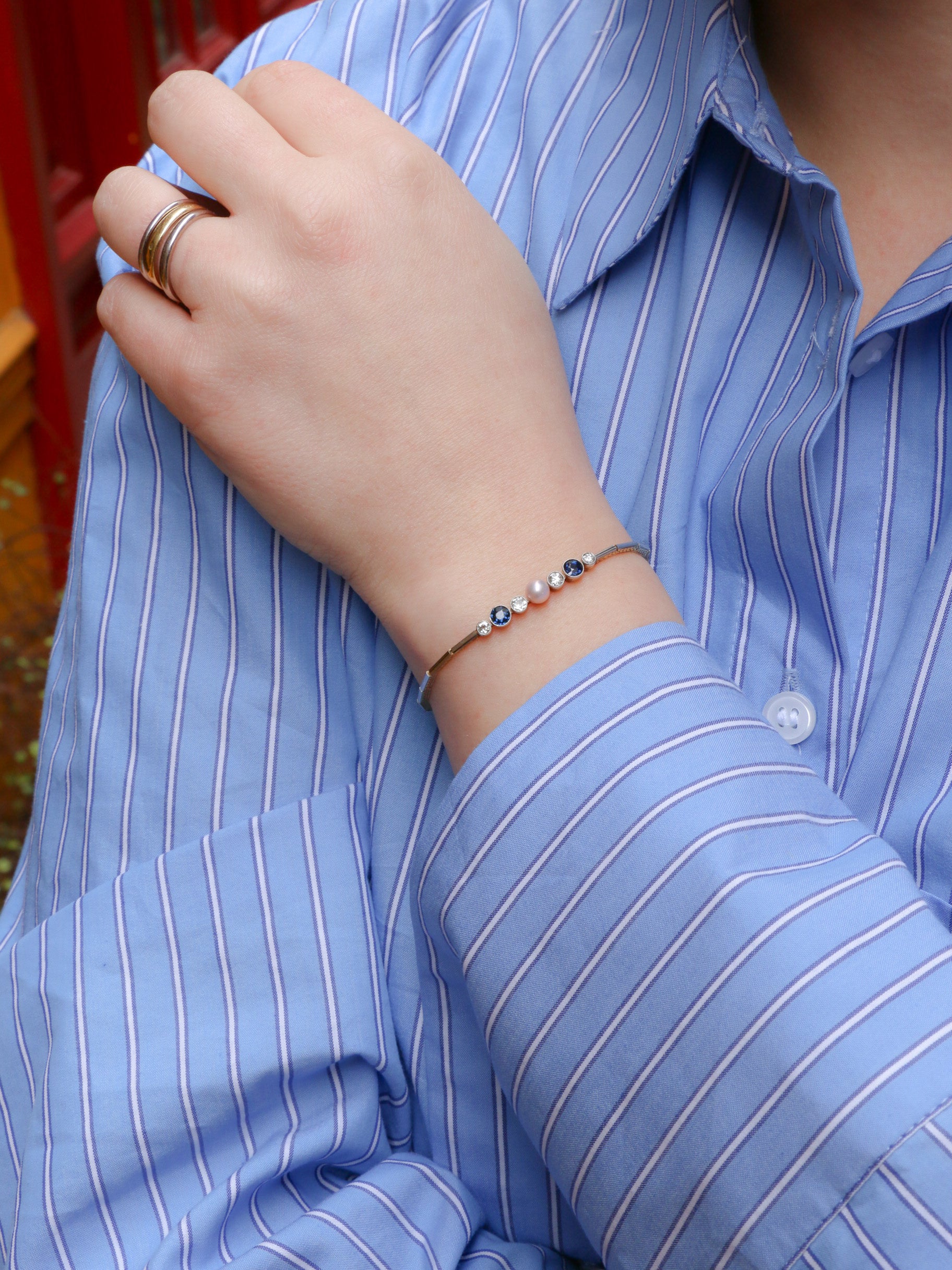 Bracelet Belle Epoque or perle fine bouton rosée diamants taille ancienne saphirs