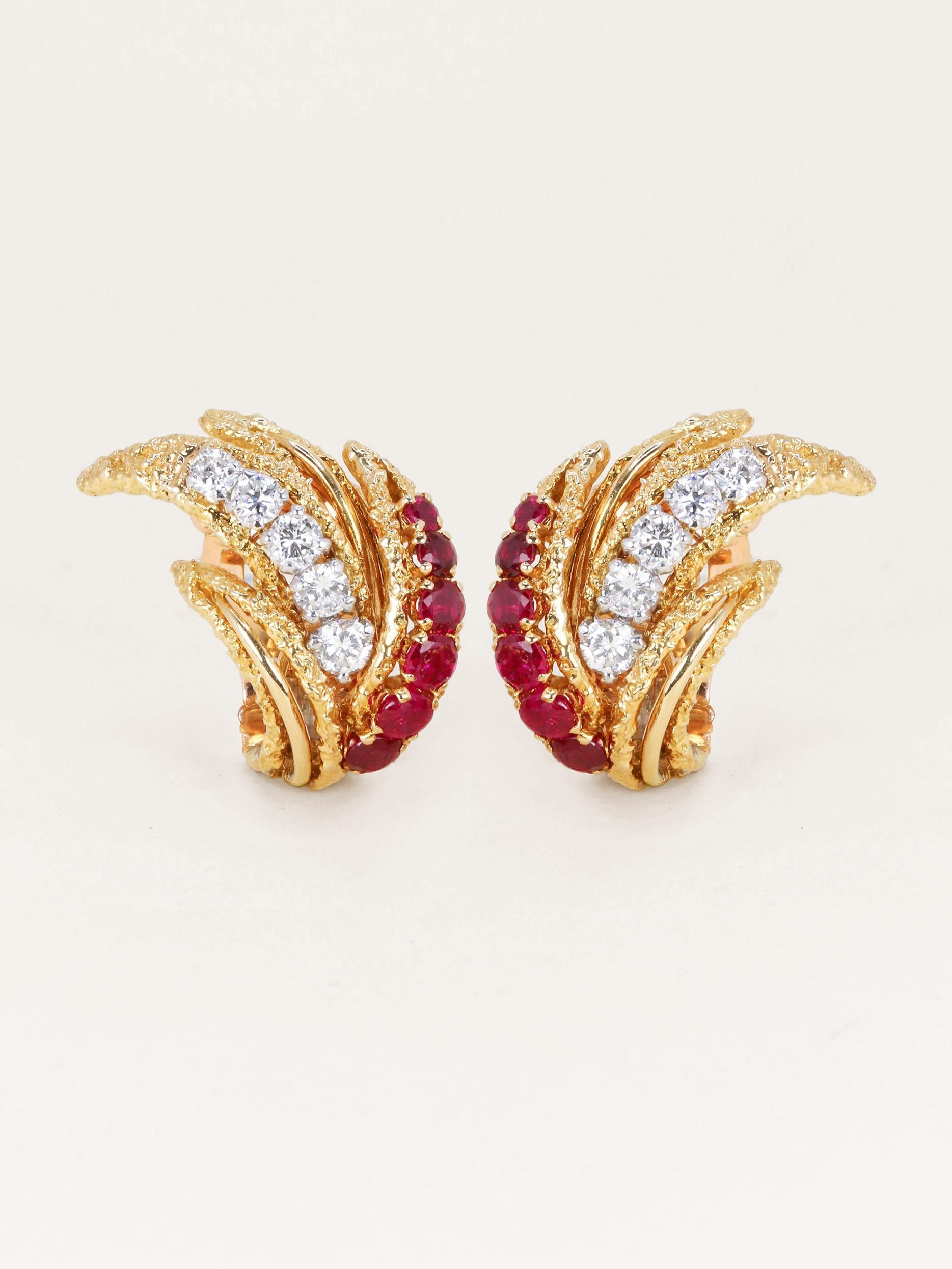 VAN CLEEF & ARPELS Boucles d'oreilles Feuilles or jaune rubis diamants