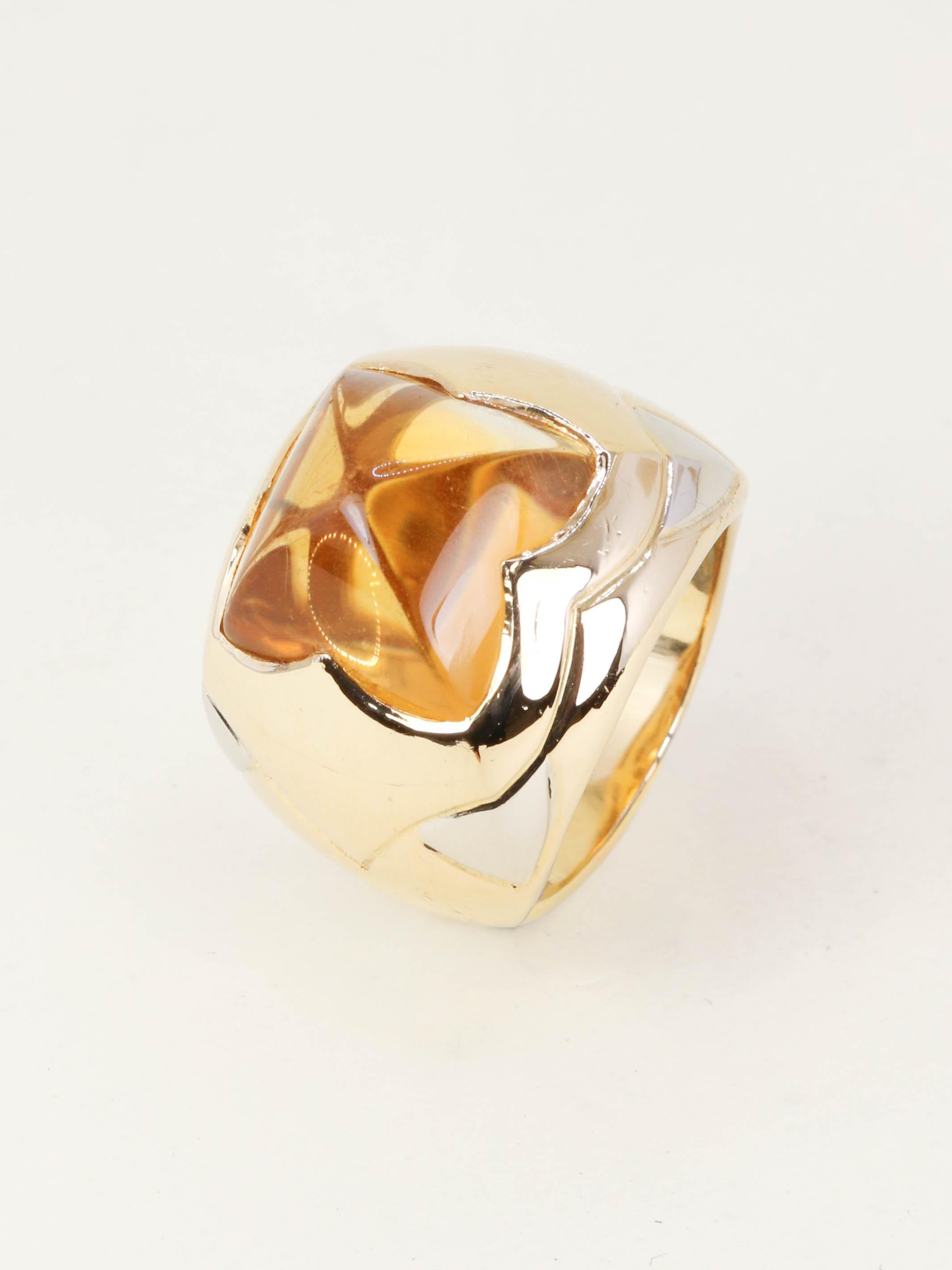 BVLGARI Bague pyramide or jaune citrine pain de sucre