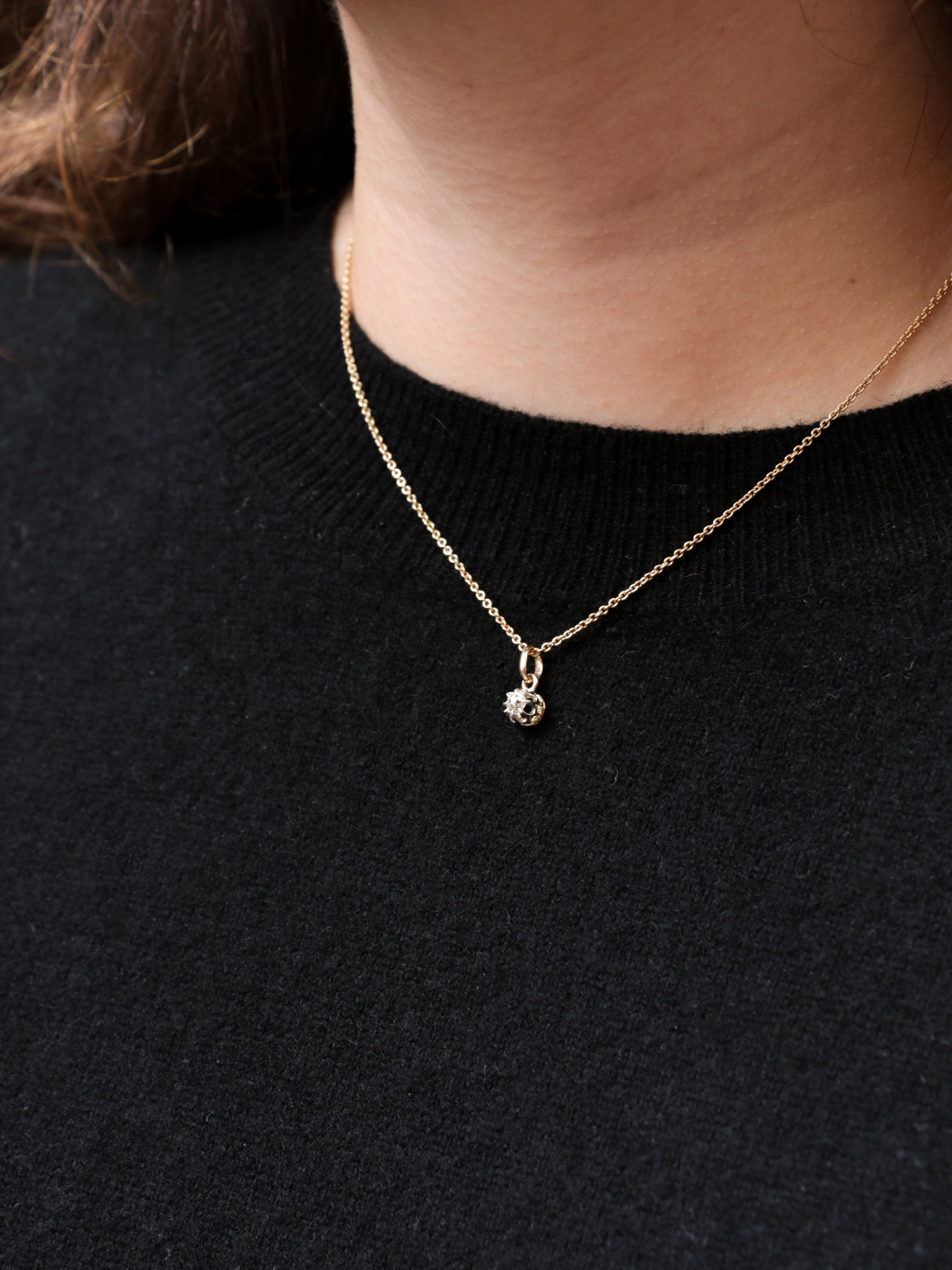 Pendentif solitaire ancien en or, argent et diamant taille ancienne 0.2 ct