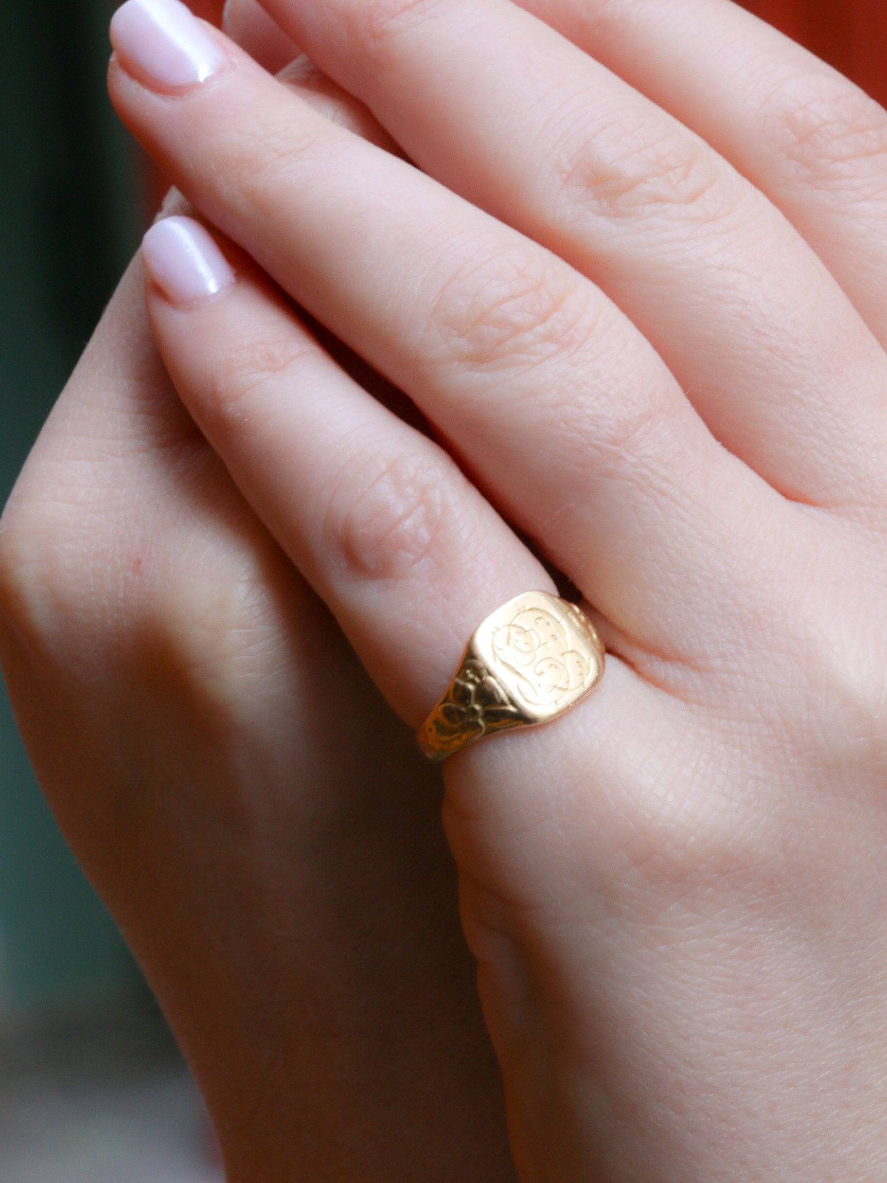 Chevalière Art Nouveau or jaune