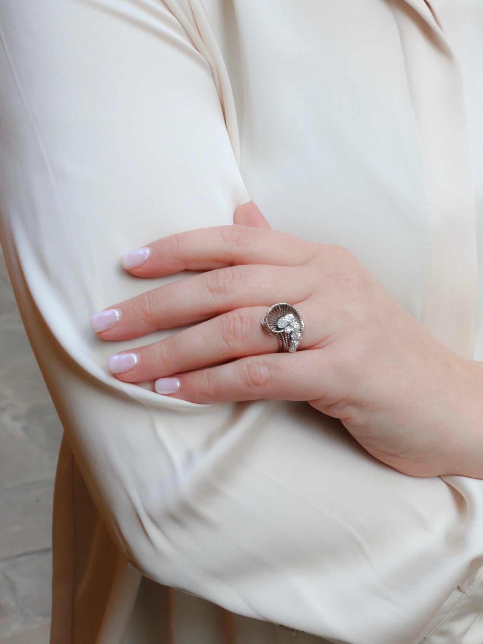 Bague tourbillon or blanc diamants 1 ct