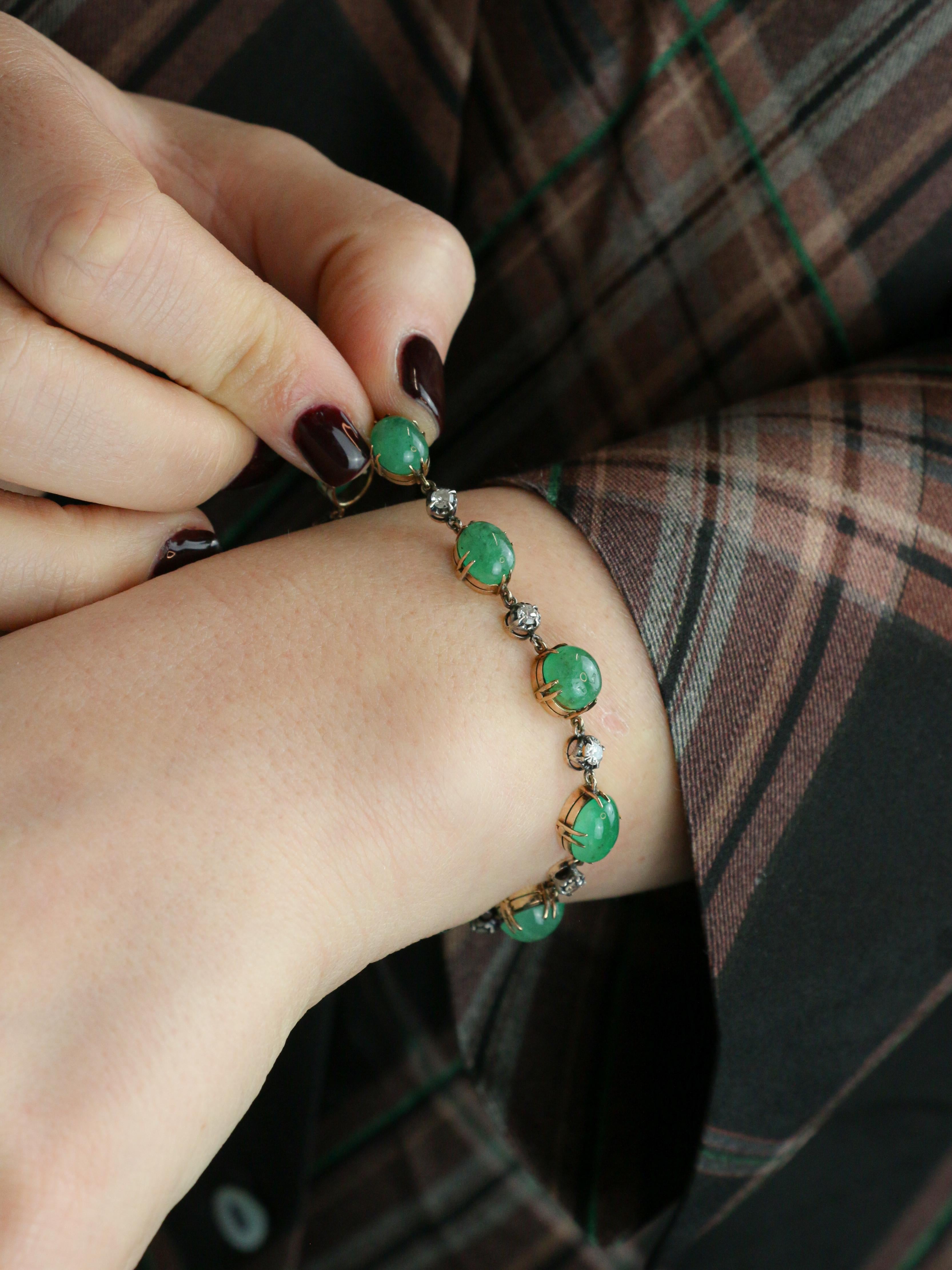 Bracelet ancien cabochons d'émeraudes or jaune diamants