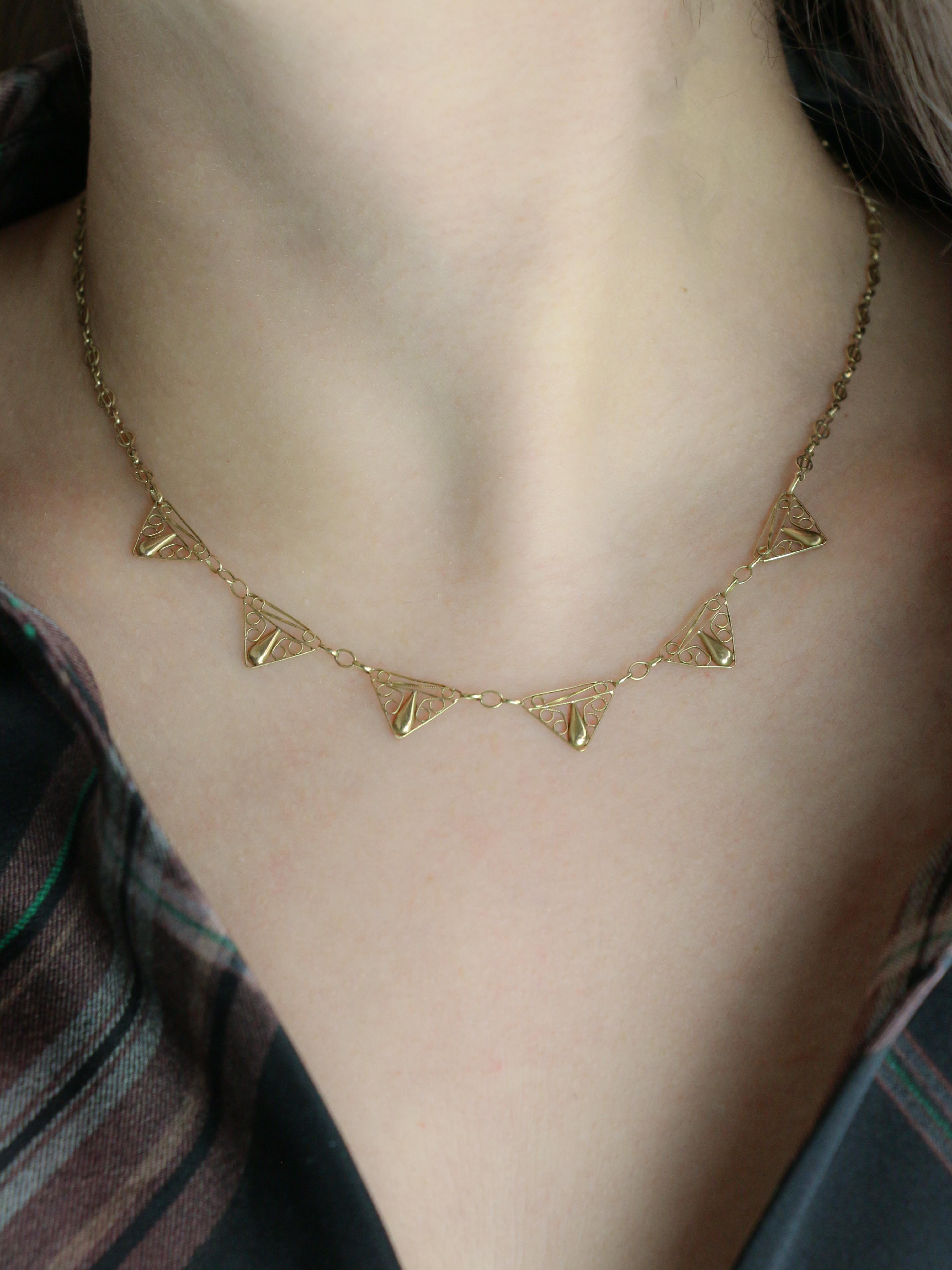 Collier draperie Art Nouveau or jaune filigrane