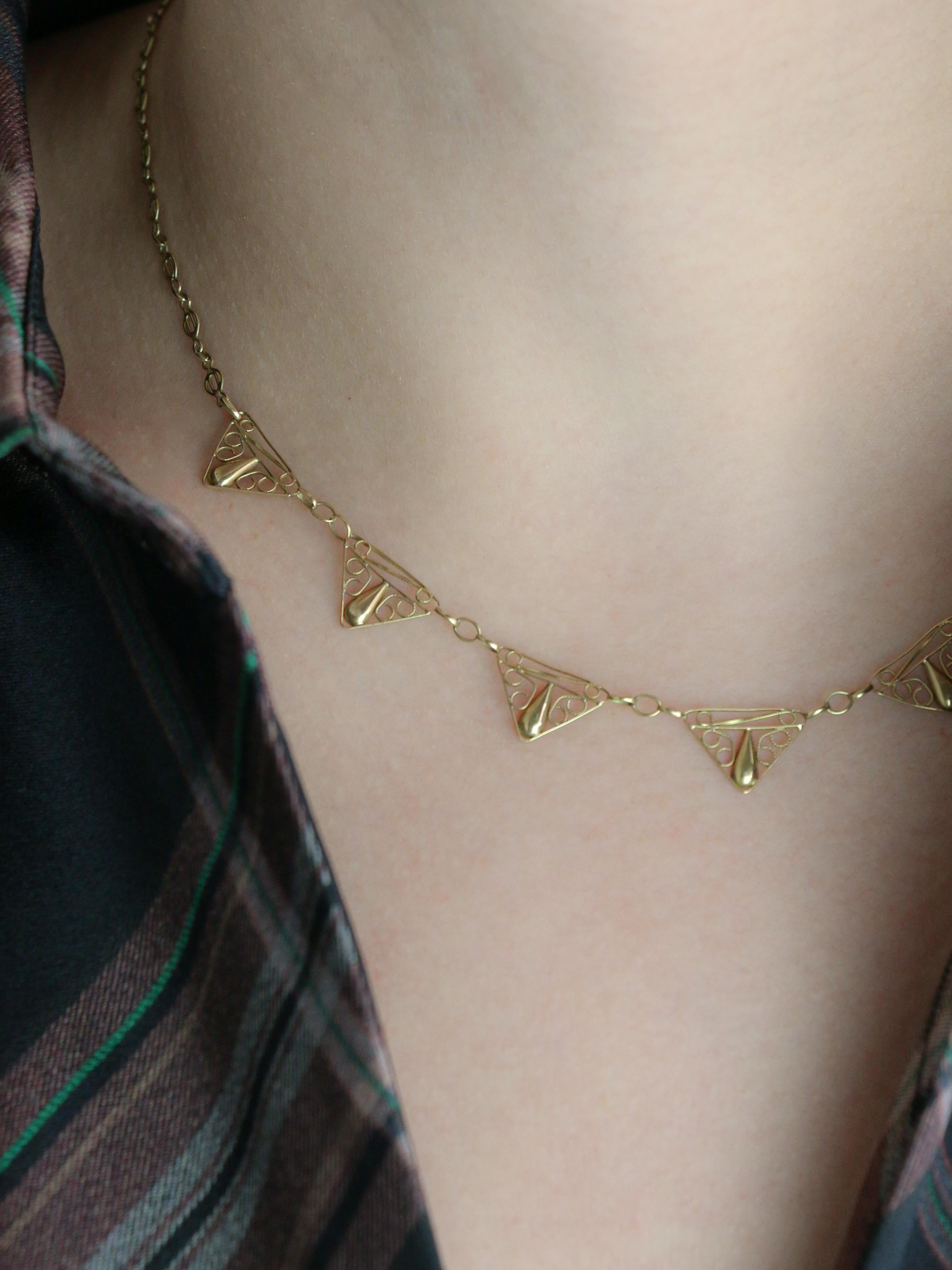 Collier draperie Art Nouveau or jaune filigrane