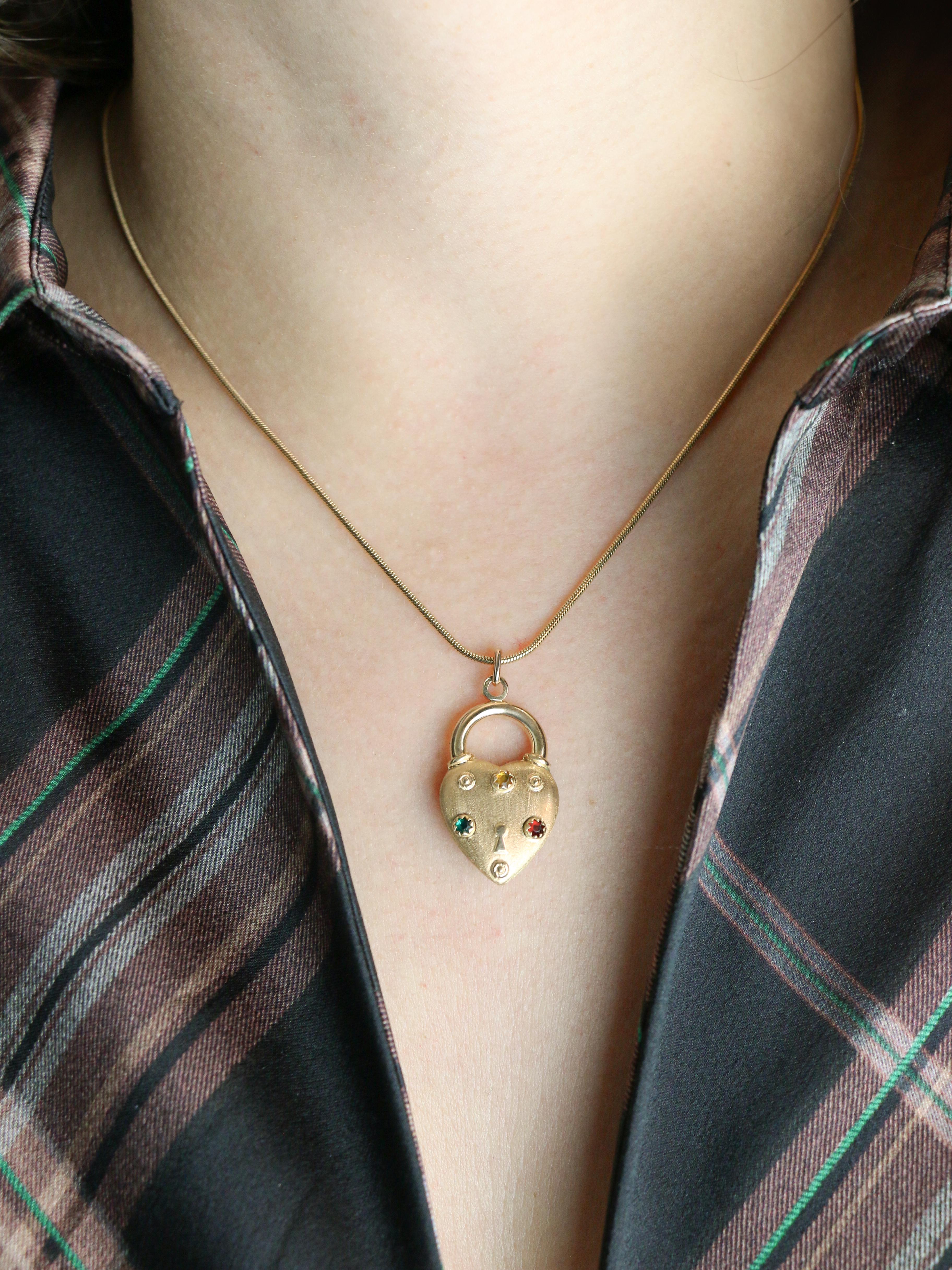 Pendentif Charms vintage cadenas coeur or jaune pierres de couleur