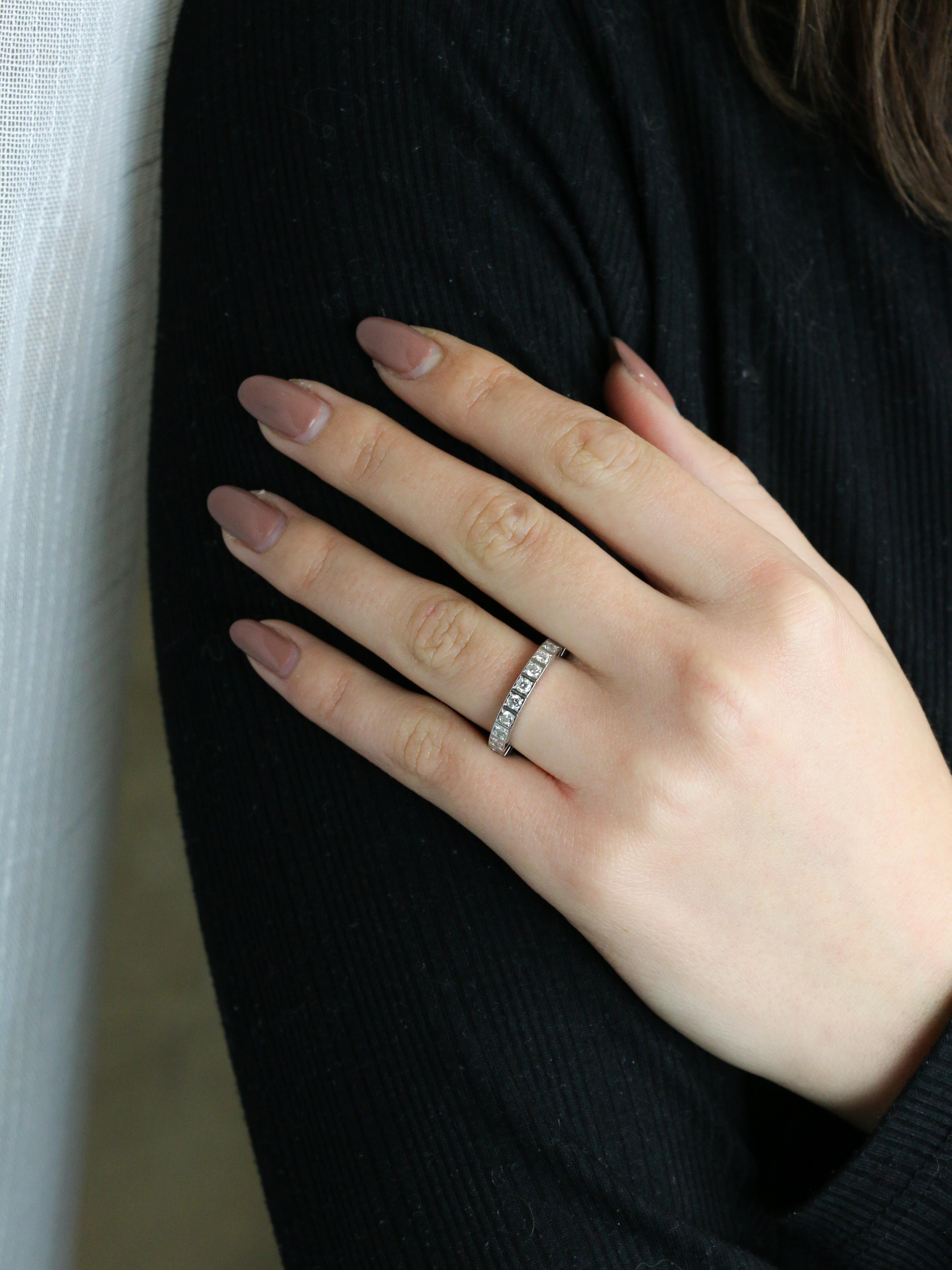 CARTIER Bague Lanière or blanc diamants