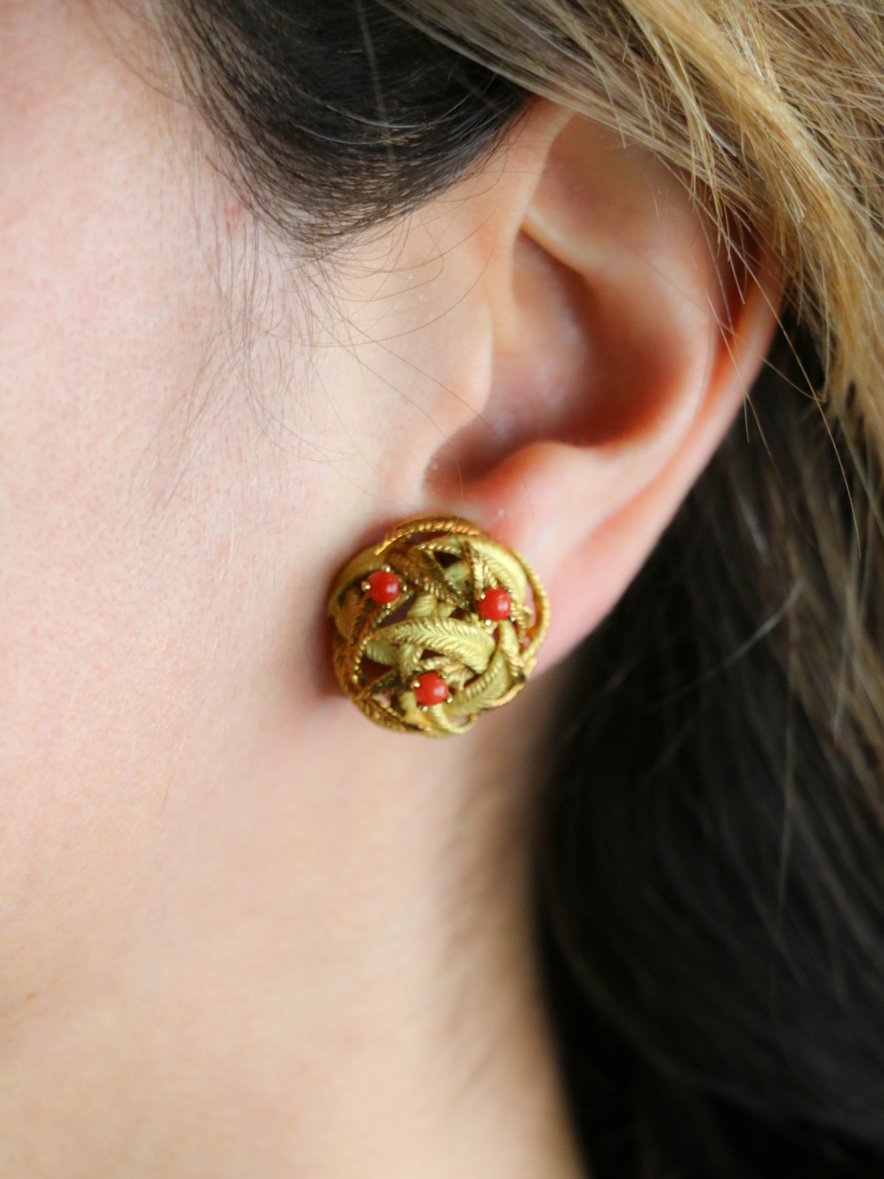 Clips d'oreilles vintage feuille or jaune corail