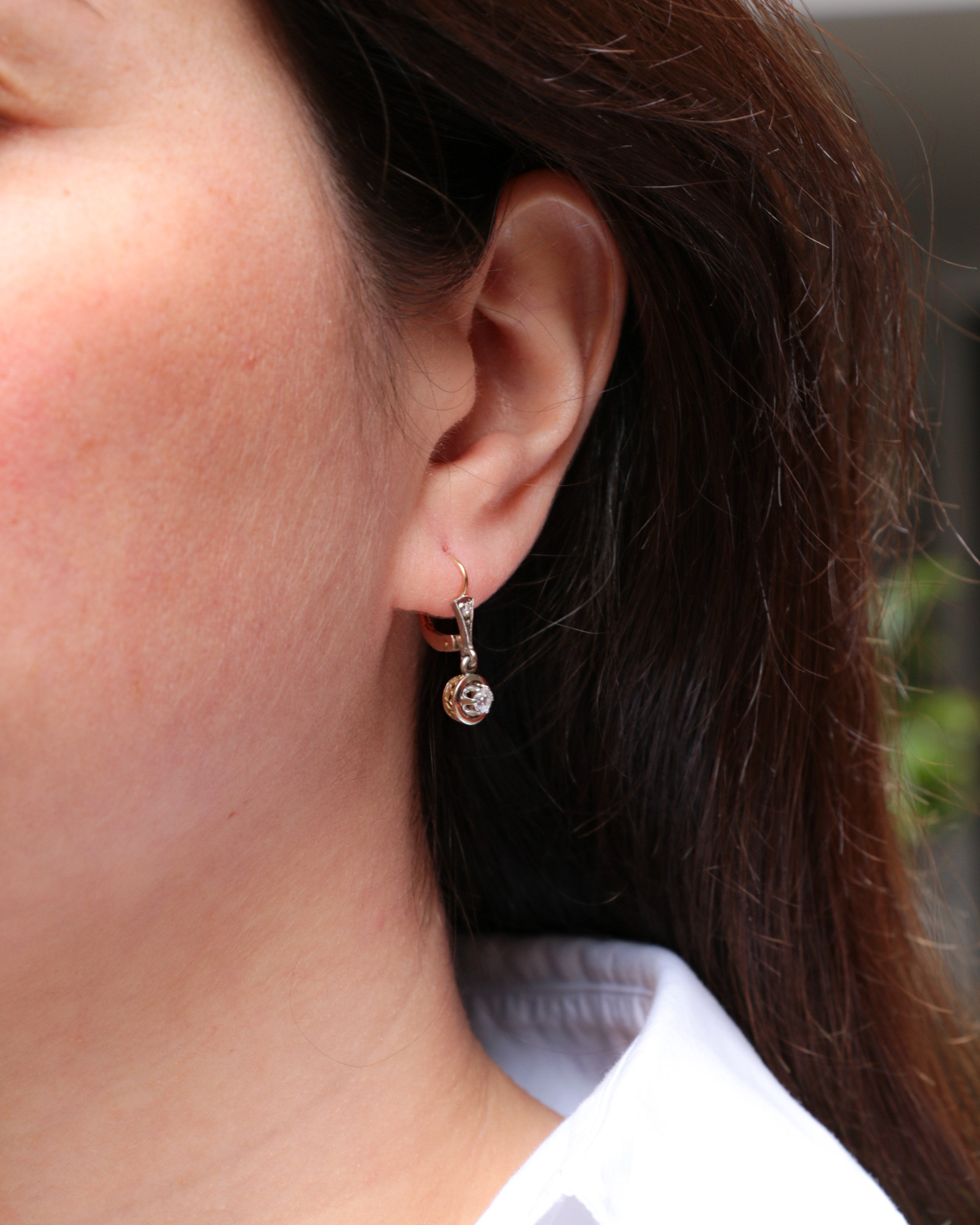 Paire de dormeuses anciennes en or et diamants taille ancienne