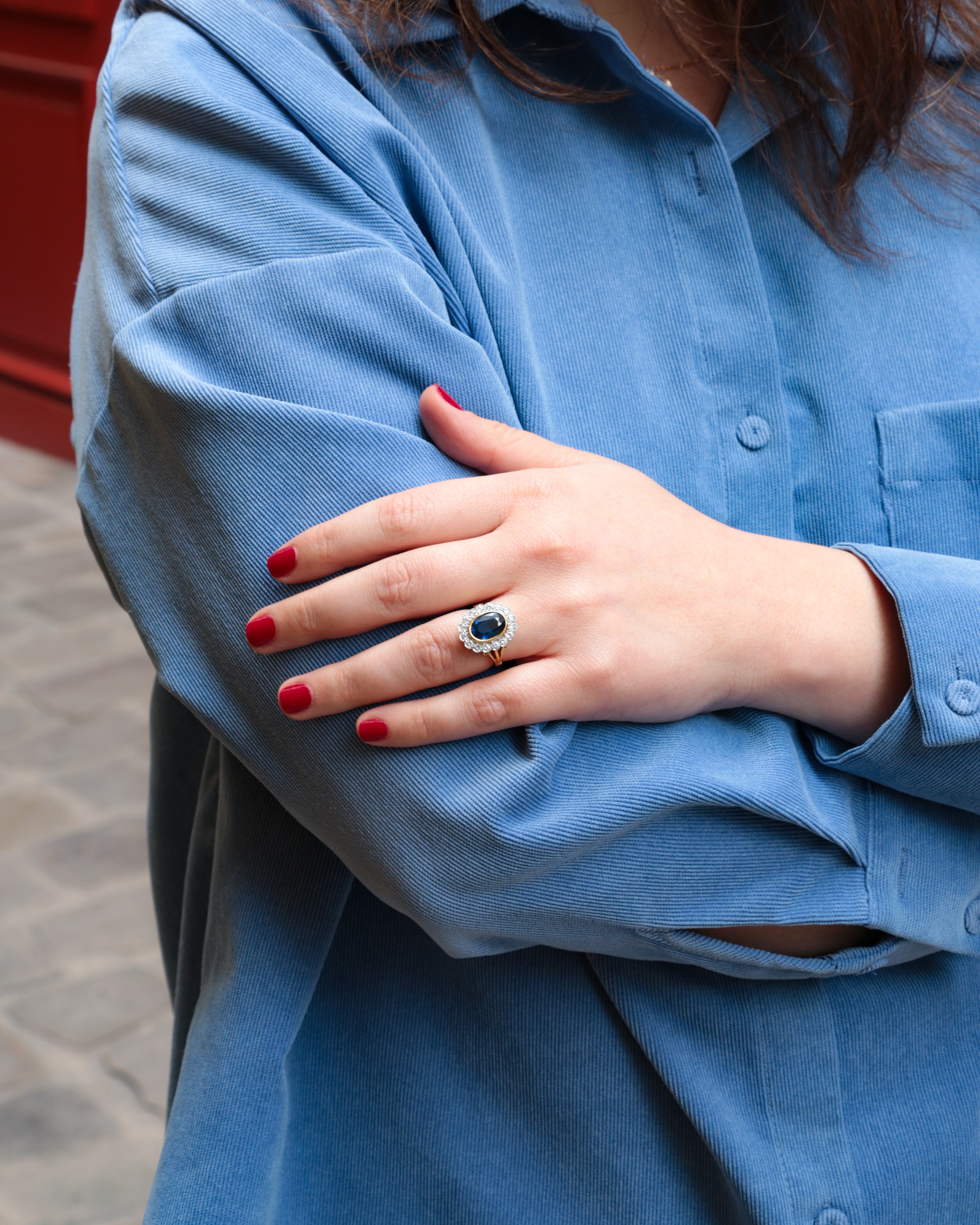 Bague vintage marguerite en or, saphir et diamants