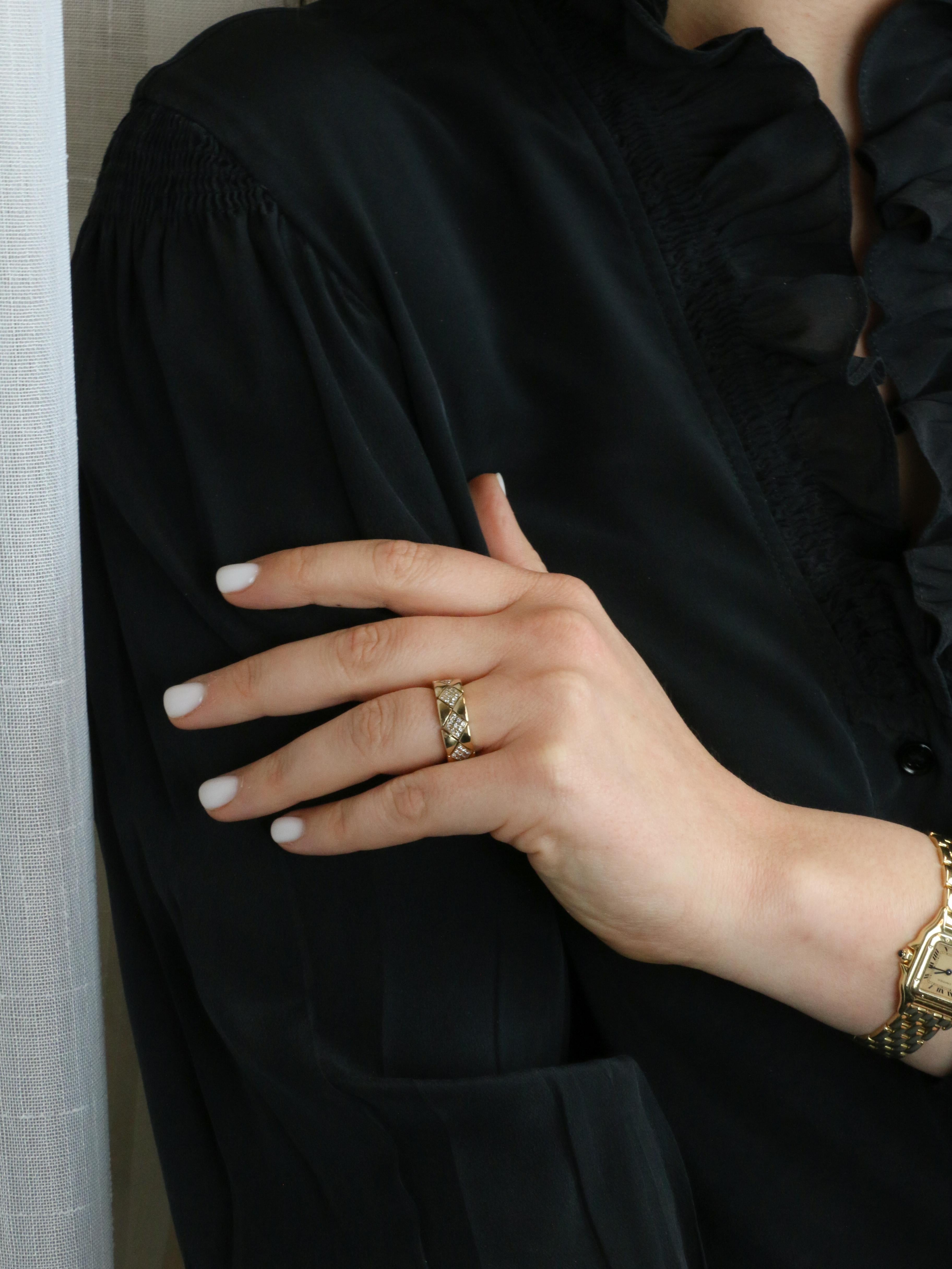 CHANEL Bague "Matelassé" vintage or jaune diamants