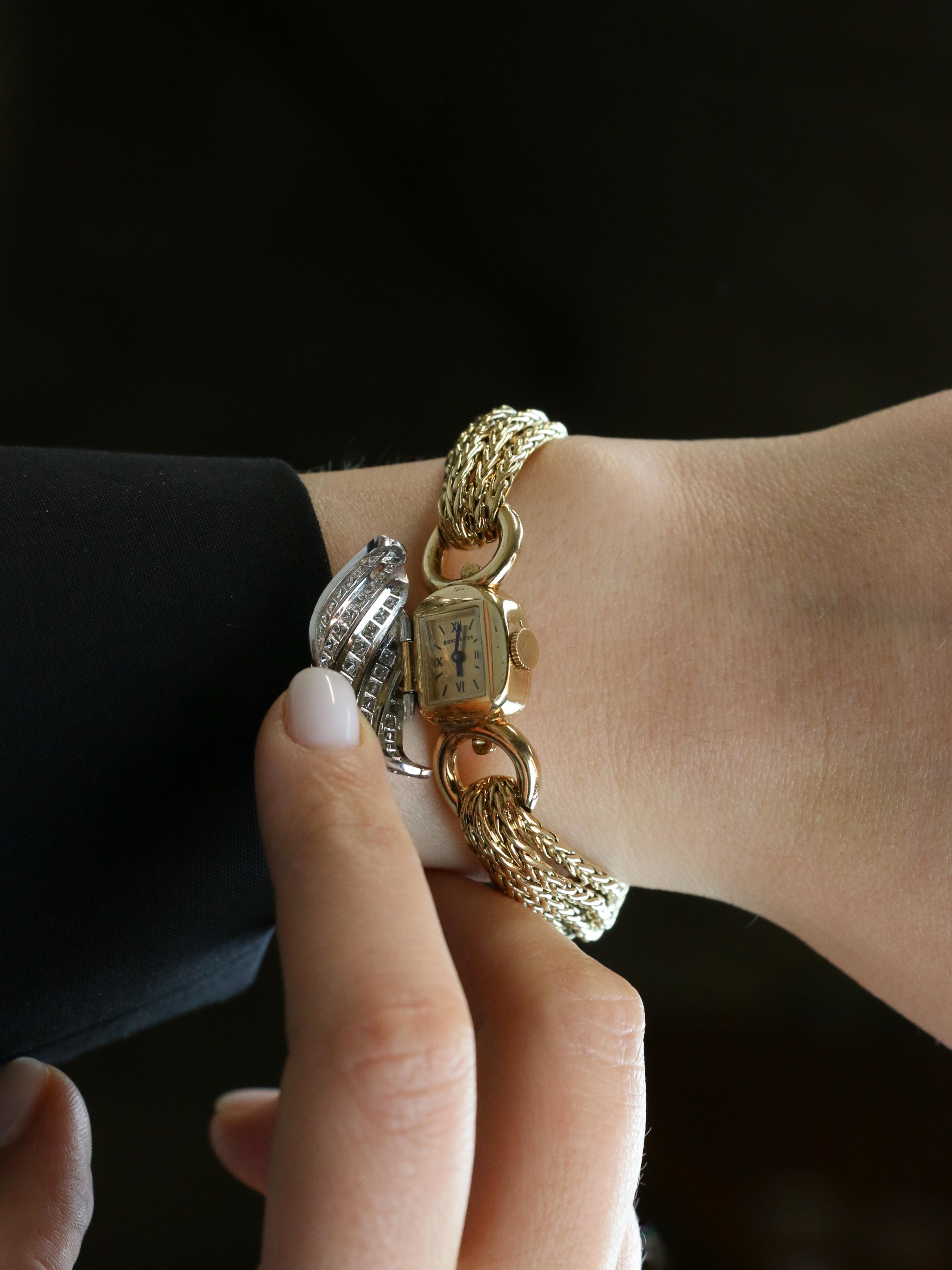 BOUCHERON Montre à secrets or jaune diamants