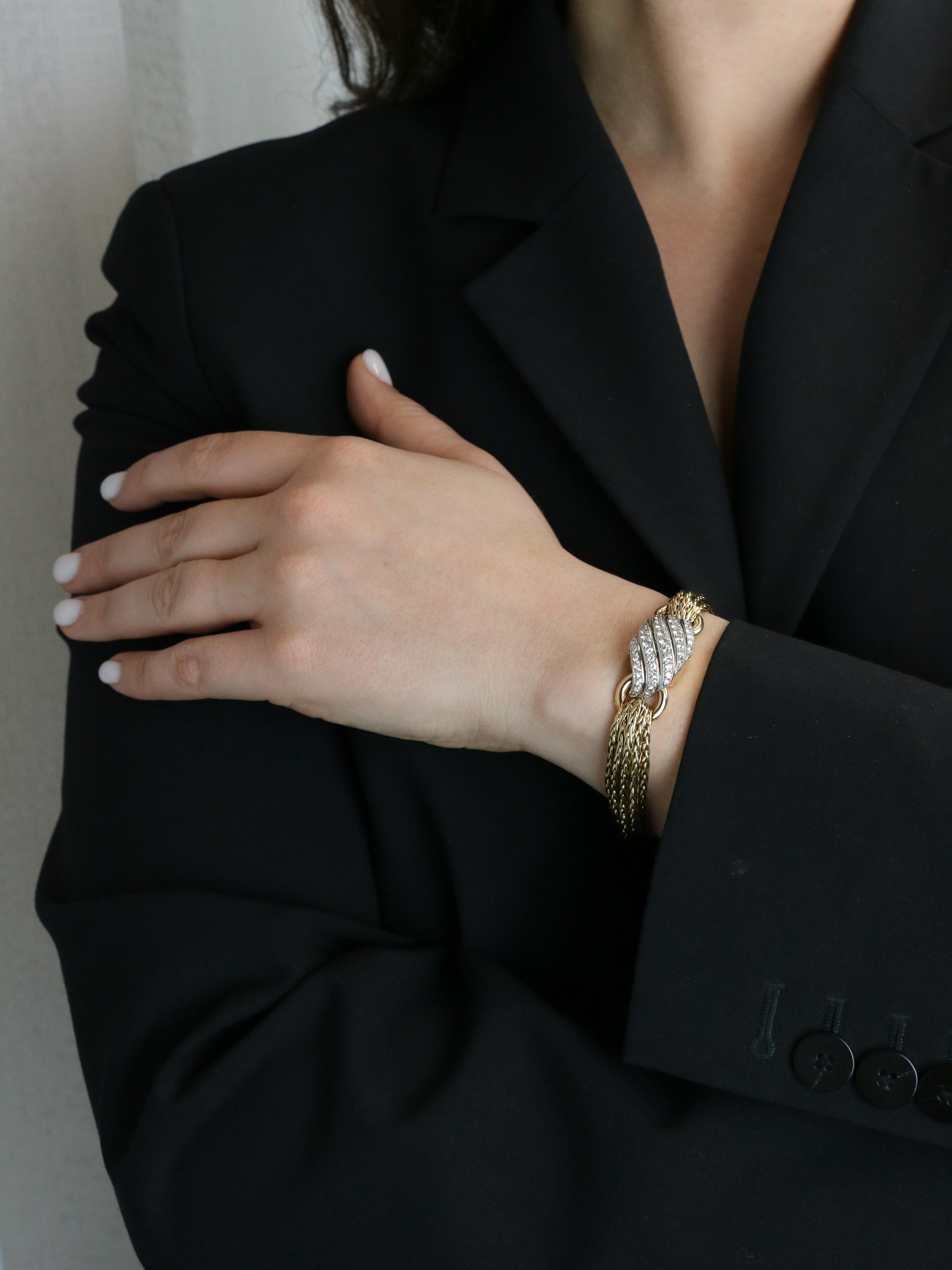 BOUCHERON Montre à secrets or jaune diamants